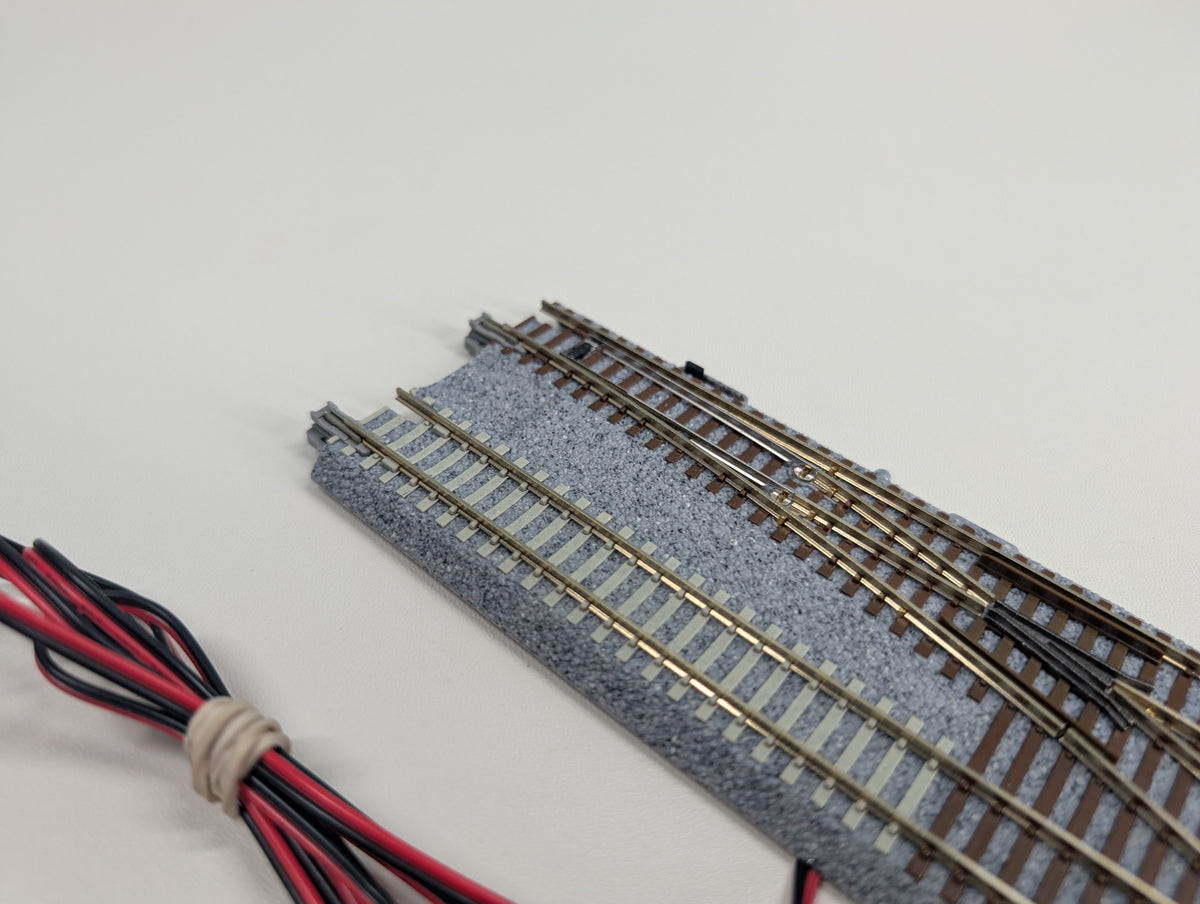 USED KATO 20-231 N Scale Concrete Tie Double Track #4 Single Crossover Turnout (248mm, 9 3/4") RH Unitrack, Code 80