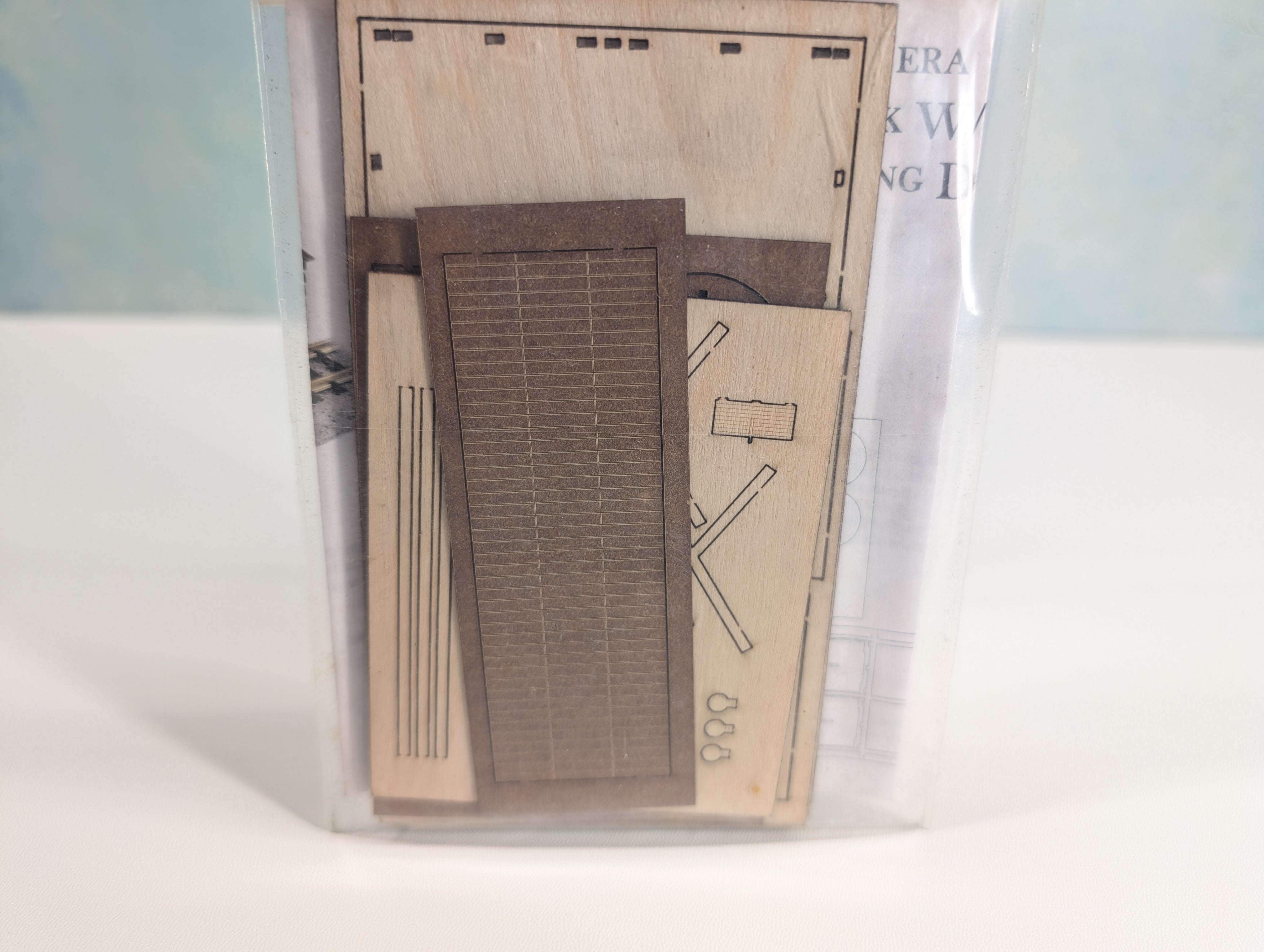 Micro-Trains 499 90 953 N Scale Civil War Era Double Water Tank w/ Pump House & Loading Dock Laser-Cut KIT