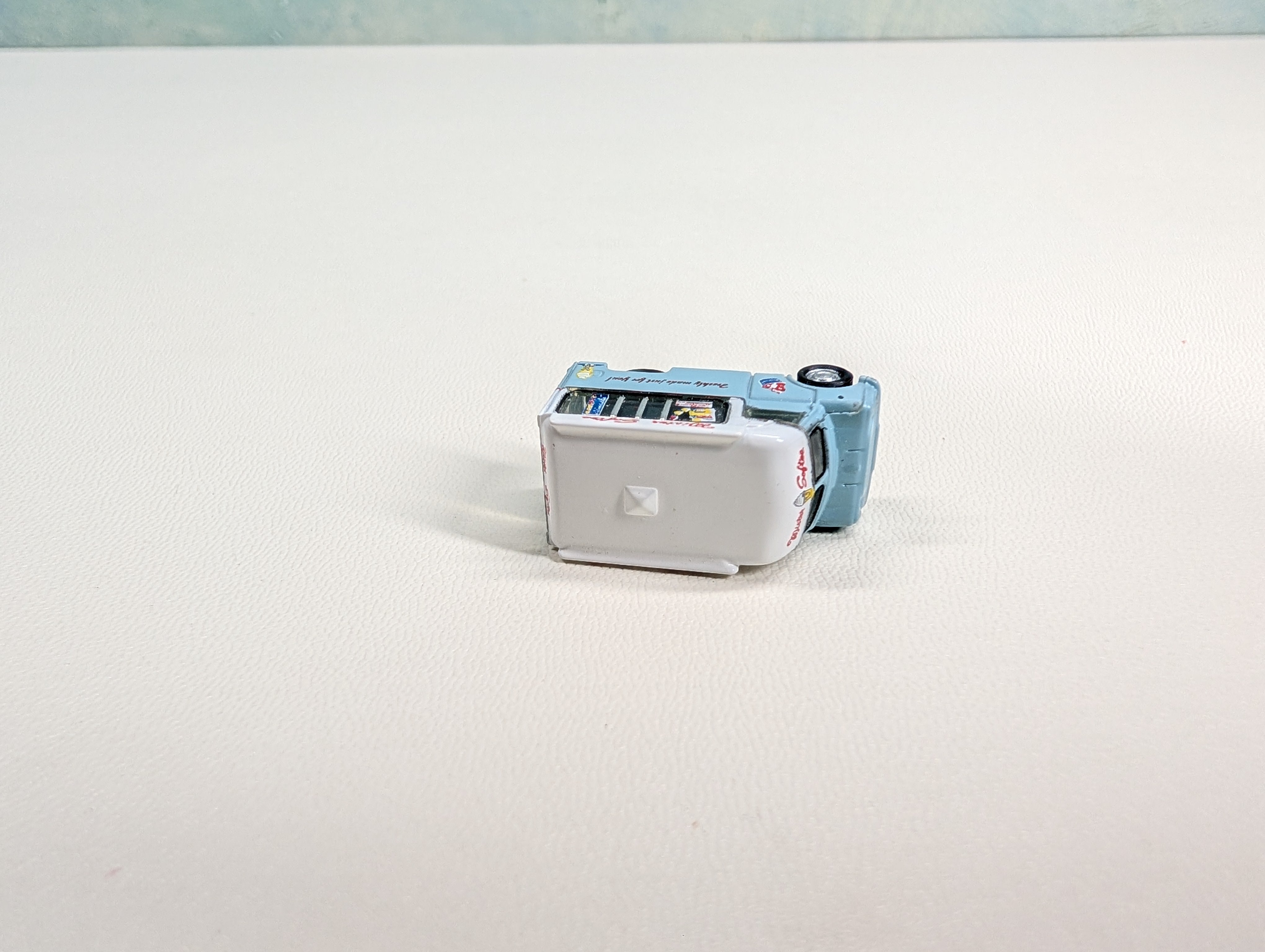 USED Oxford Diecast N Scale Mister Softee Ice Cream Truck
