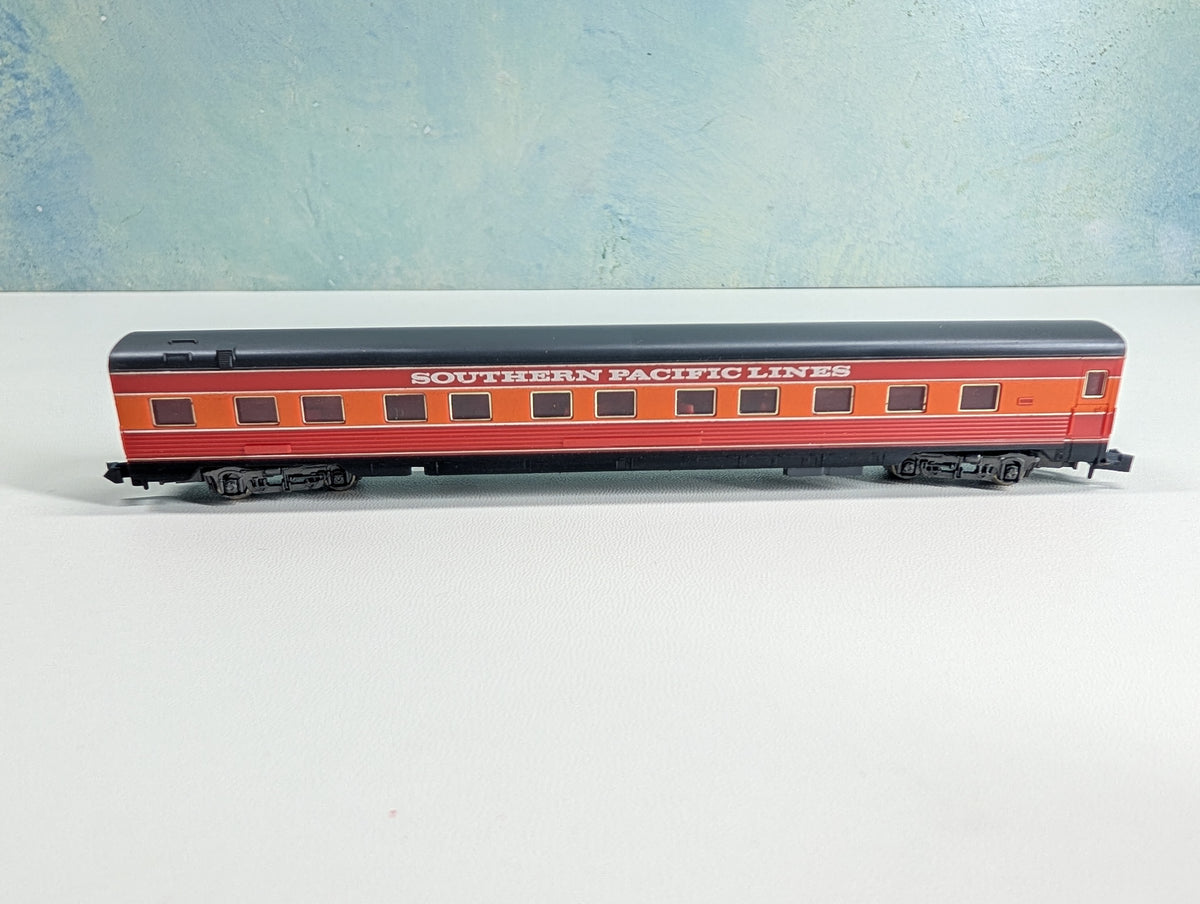 USED Con-Cor N Scale Passenger Car Southern Pacific Lines Daylight