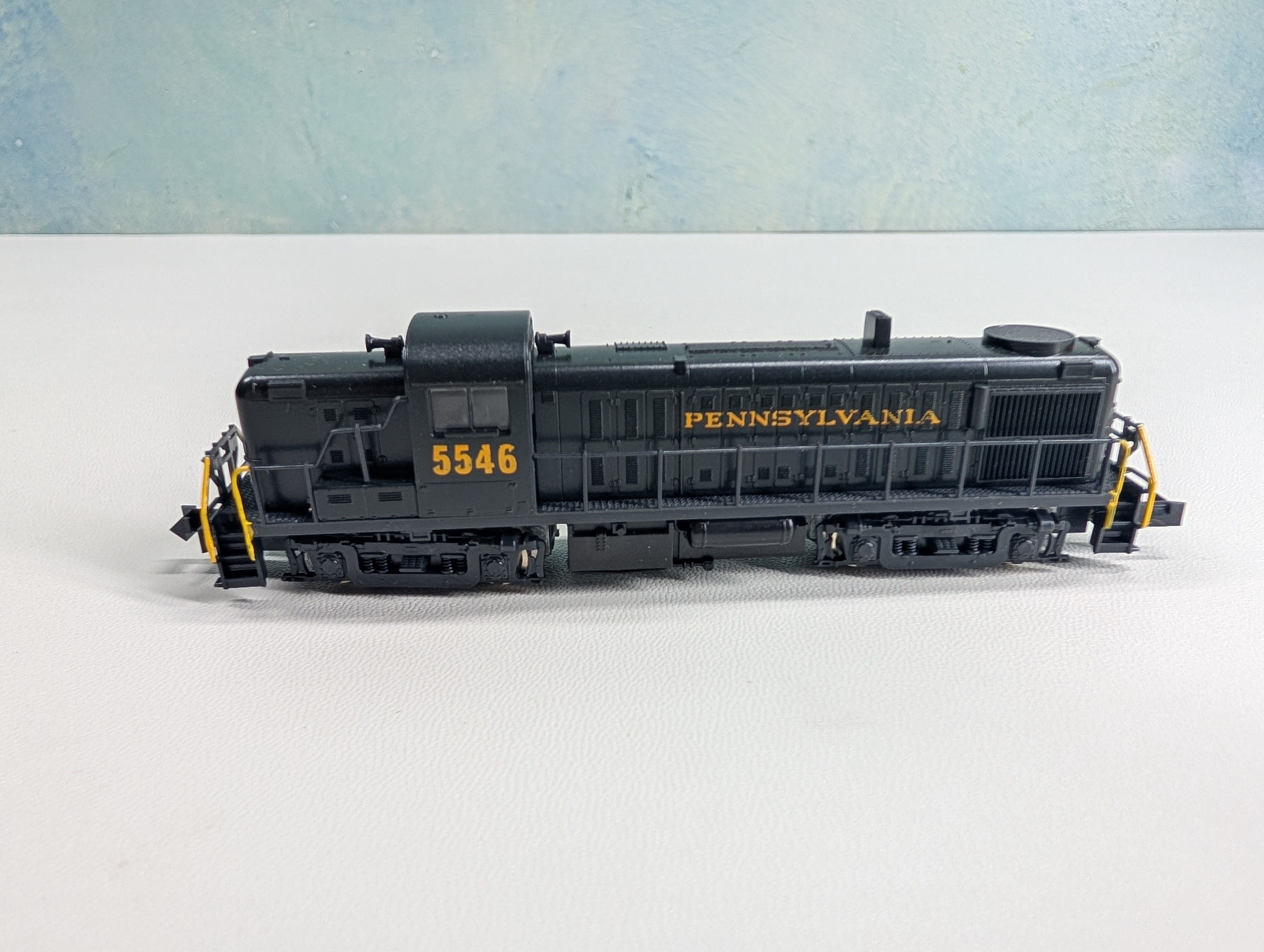 USED Atlas 4201 N Scale RS-3 Diesel Locomotive Pennsylvania PRR #5546 Runs Great! DC