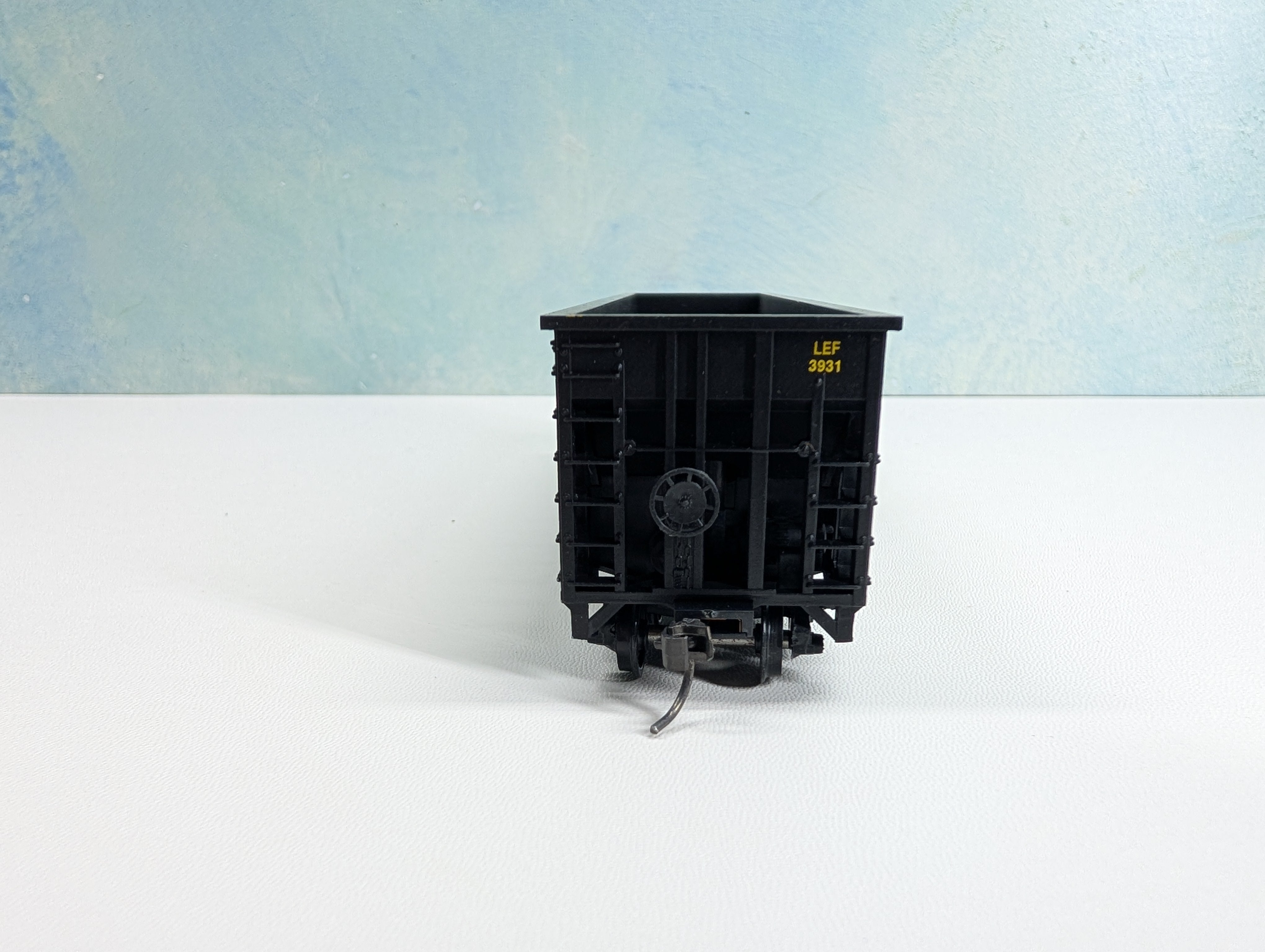 USED MCKEAN HO Scale 100 Ton 12-Panel Coal Hopper Lake Erie Franklin & Clarion LEF&C #3931