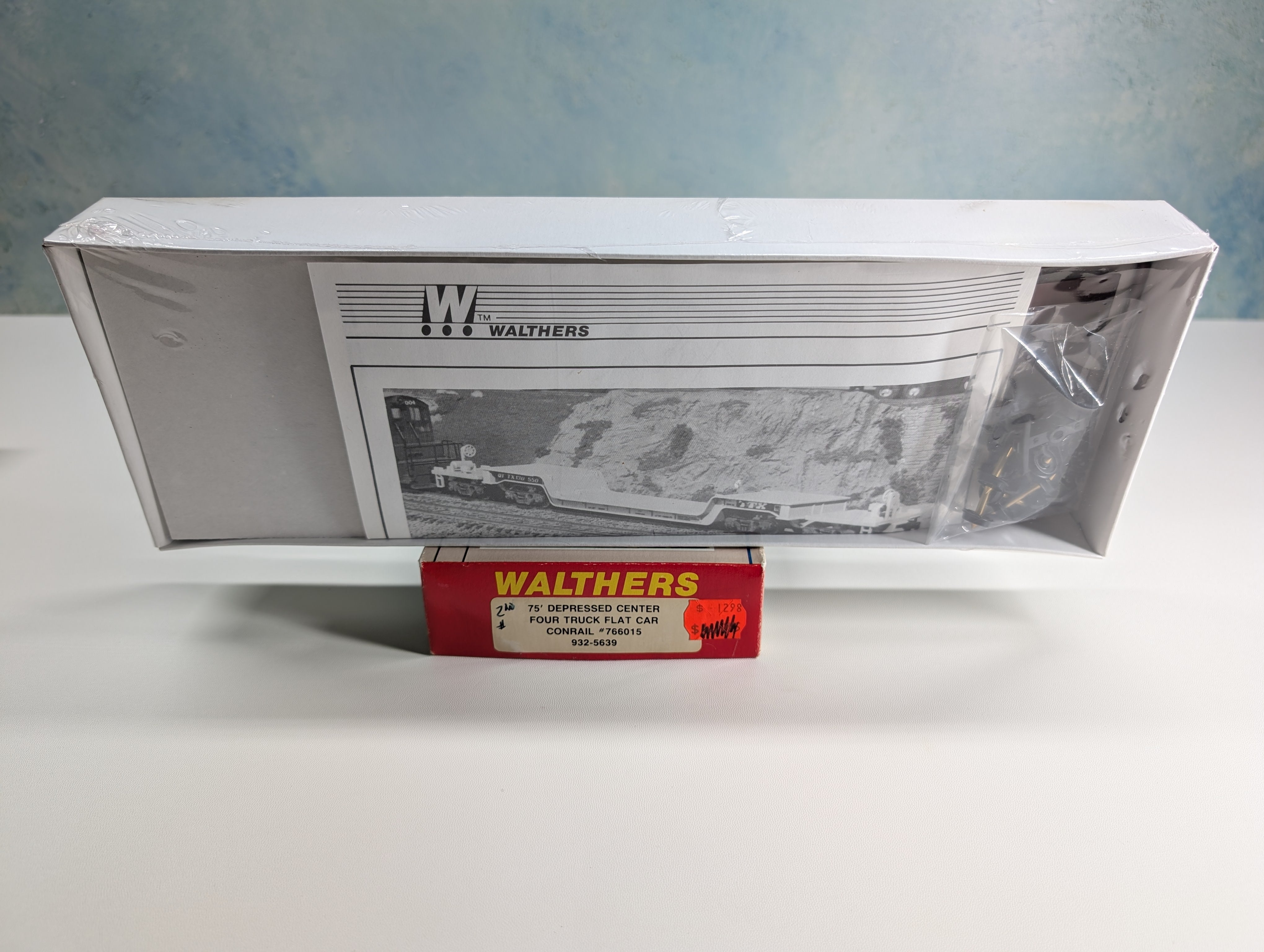 USED Walthers 932-5639 HO Scale 75' Depressed Center Four Truck Flat Car Conrail #766015 Sealed KIT