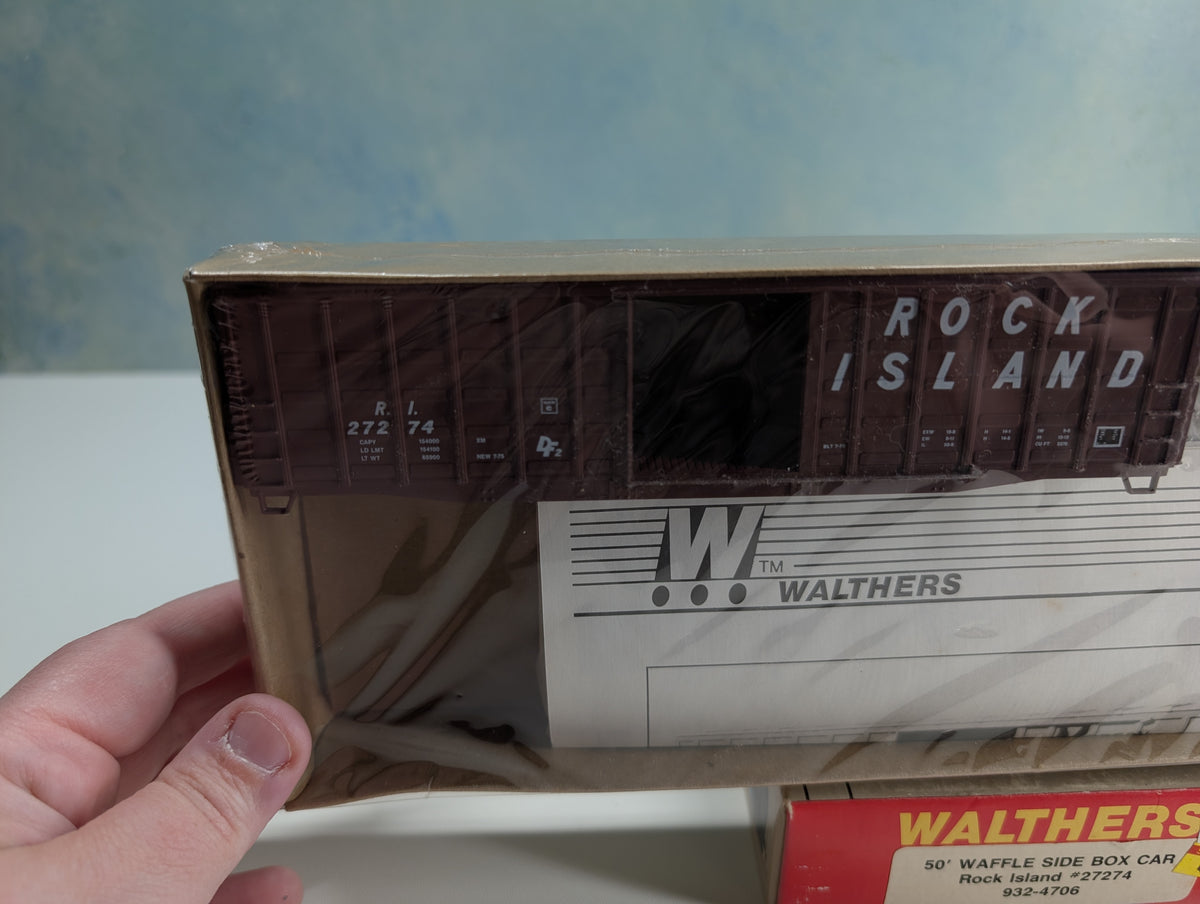 USED Walthers 932-4706 HO Scale 50' Waffle Side Box Car Rock Island RI #27274 Sealed KIT