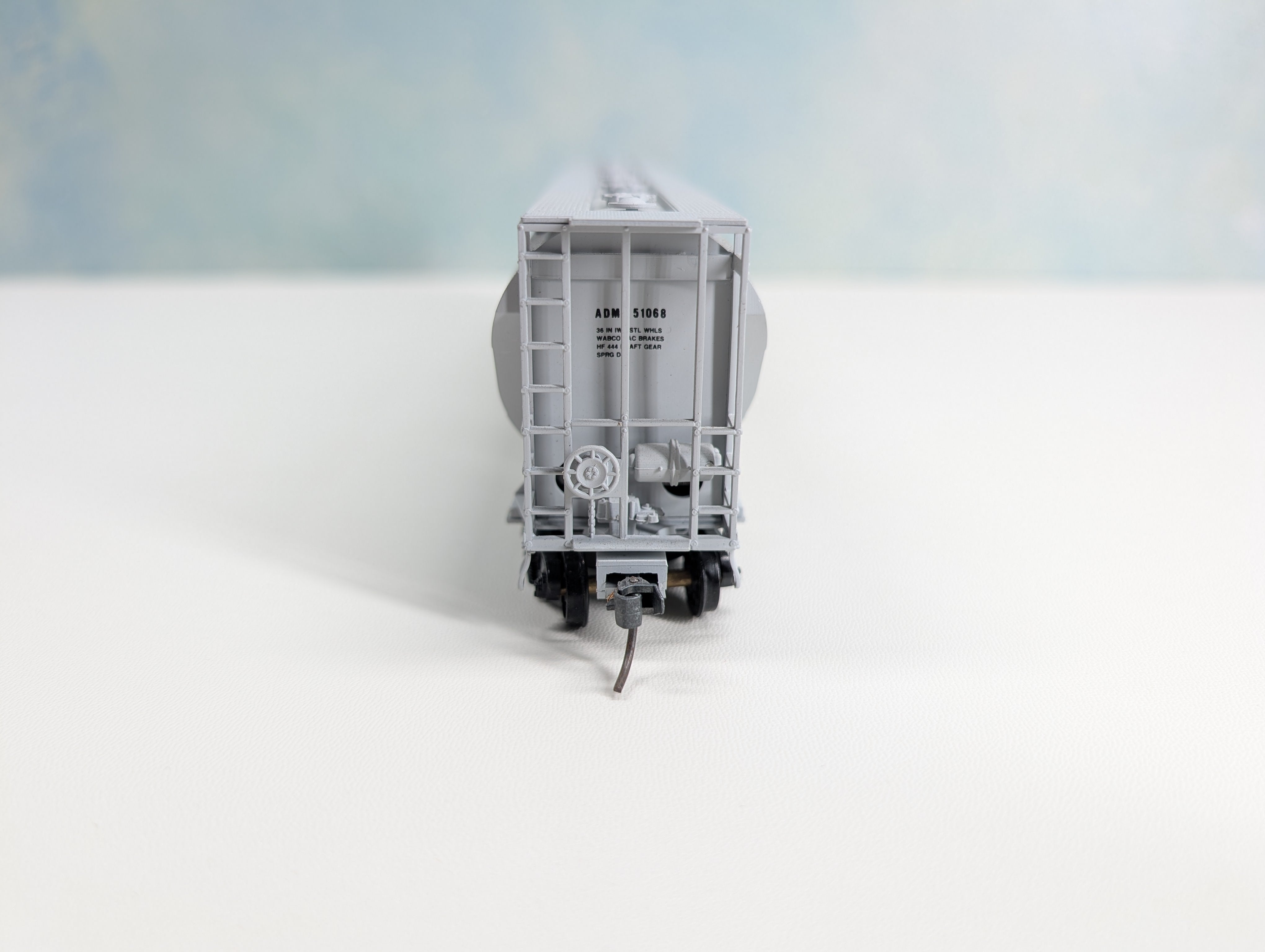 USED Walthers 932-5801 HO Scale PD Covered Hopper ADM ADMX #51068