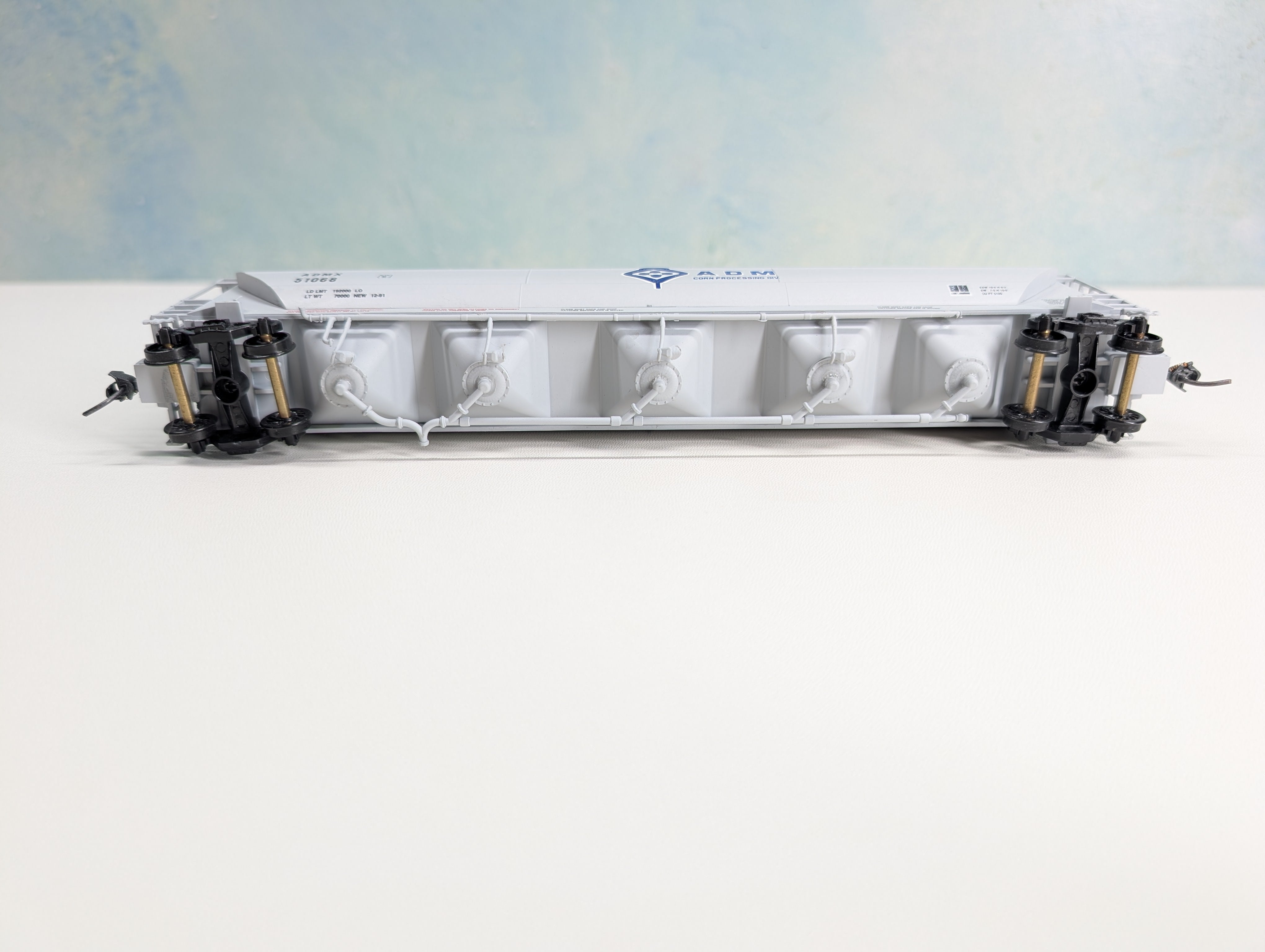 USED Walthers 932-5801 HO Scale PD Covered Hopper ADM ADMX #51068