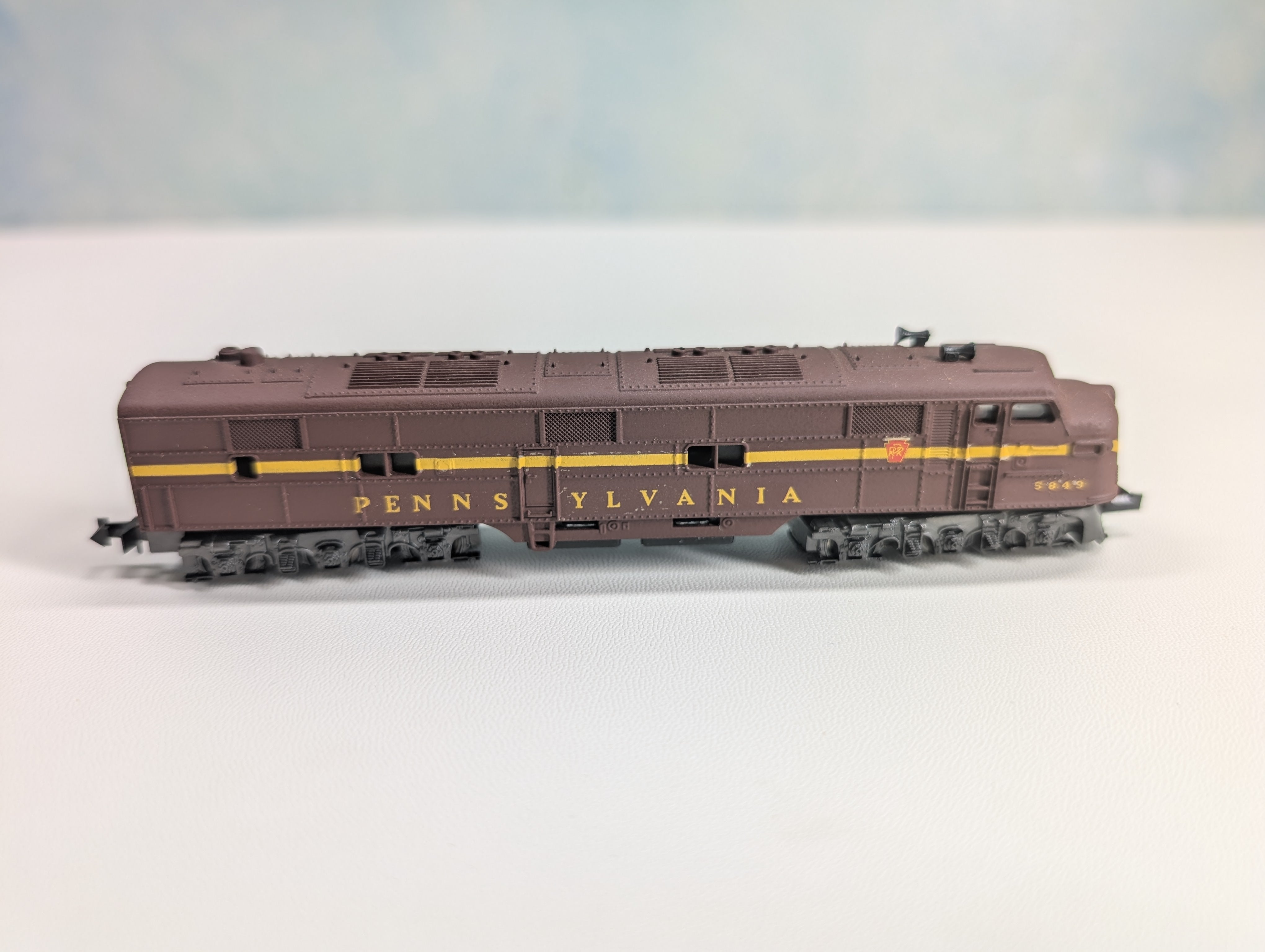 USED Atlas #4076-30 N Scale EMD E7 Diesel Locomotive, Custom Paint/Decal Pennsylvania PRR #5849 Runs Great! DC