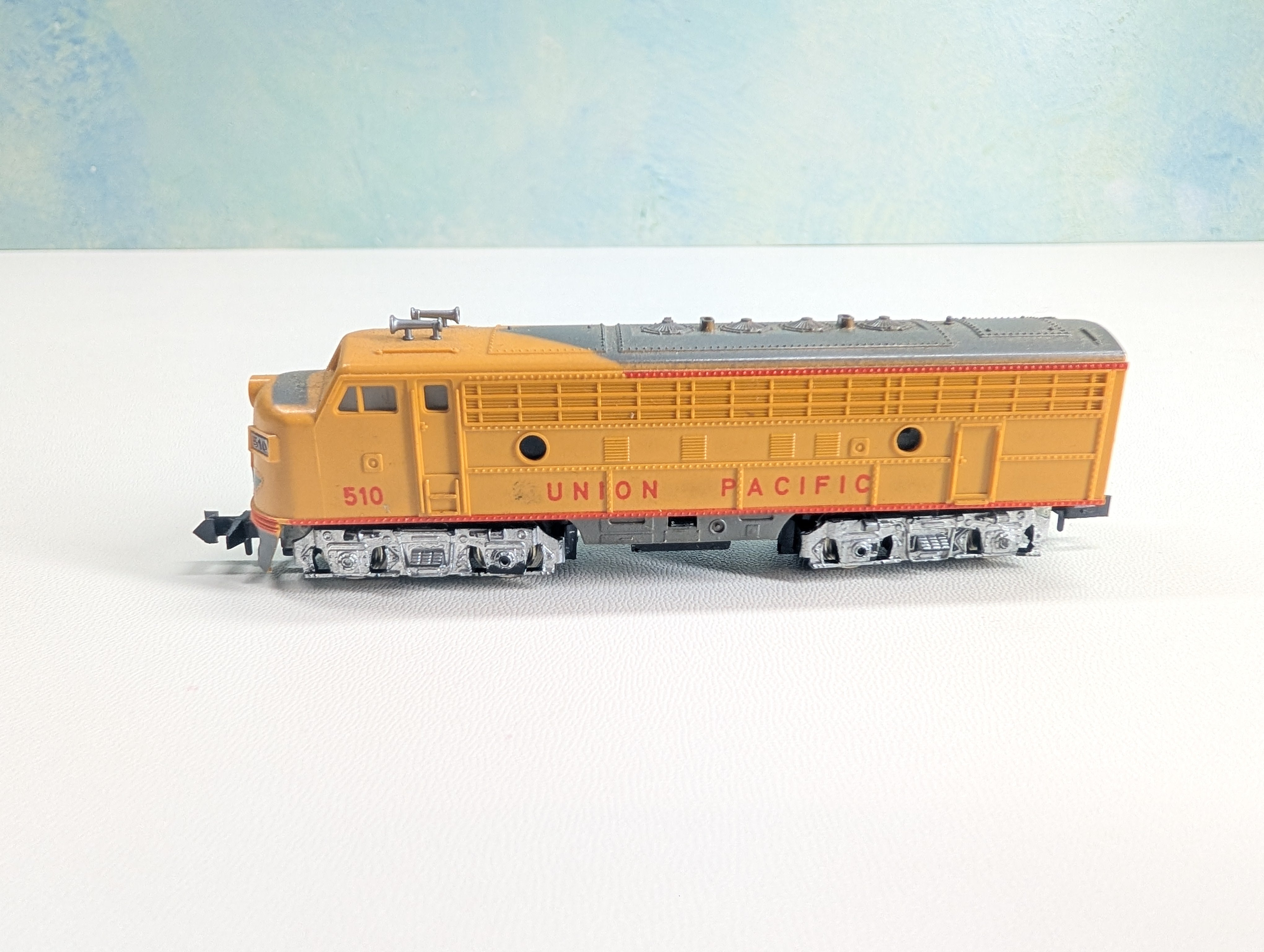 USED Postage Stamp Trains Aurora 4861 N Scale Diesel Locomotive Union Pacific UP #510 Parts/Repairs