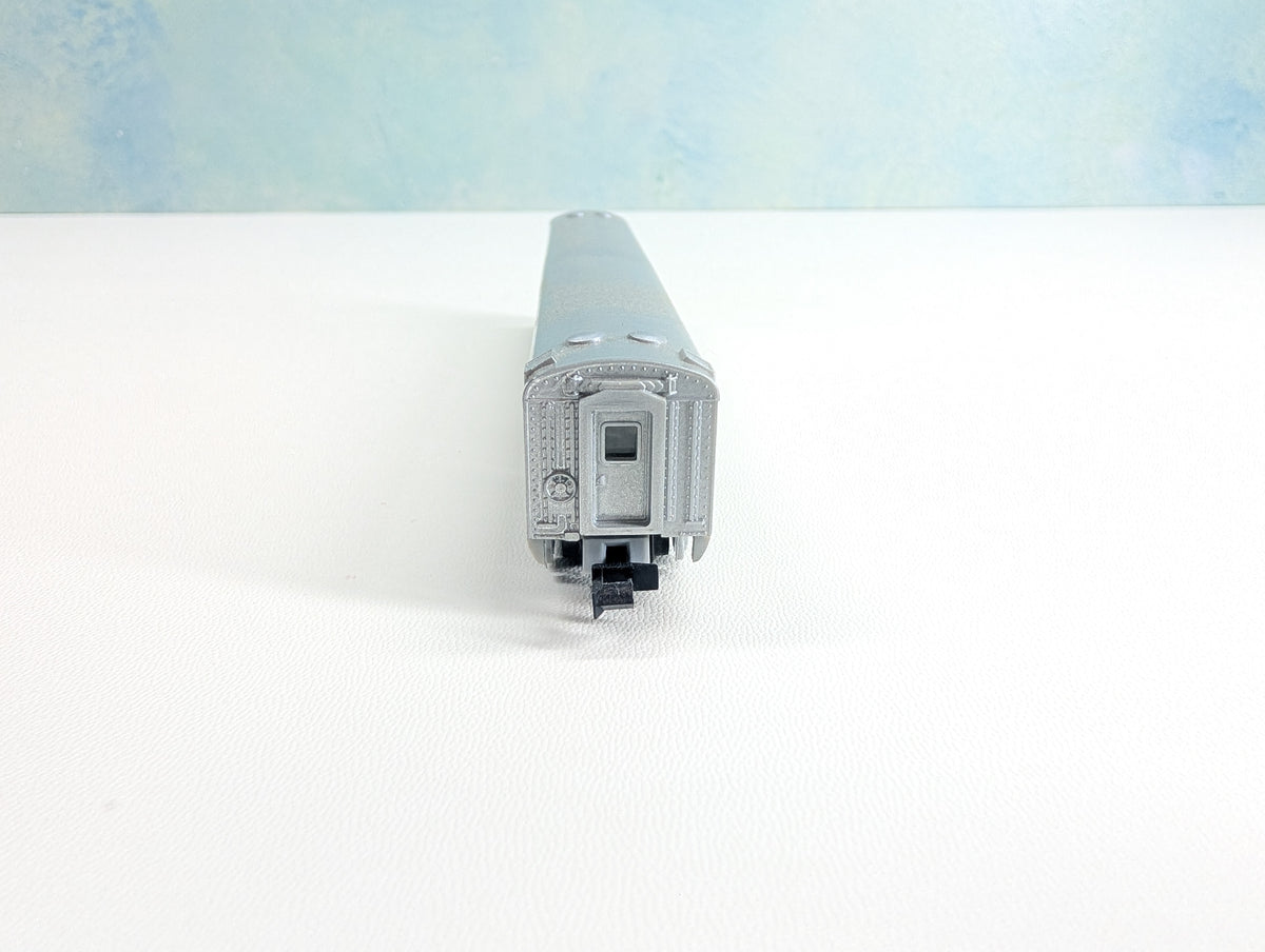 USED Trix N Scale Passenger Car Penn Central #4891