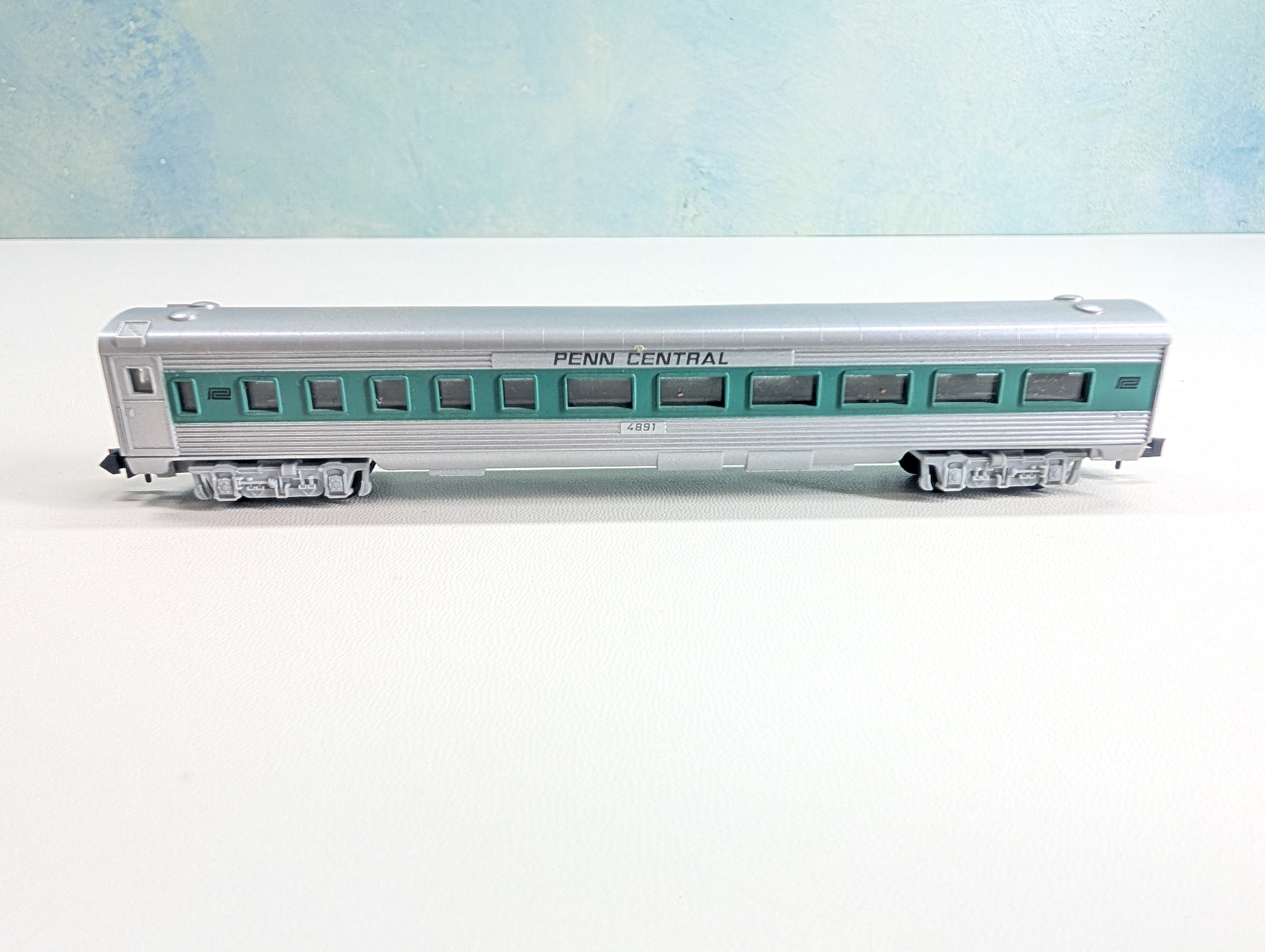 USED Trix N Scale Passenger Car Penn Central #4891