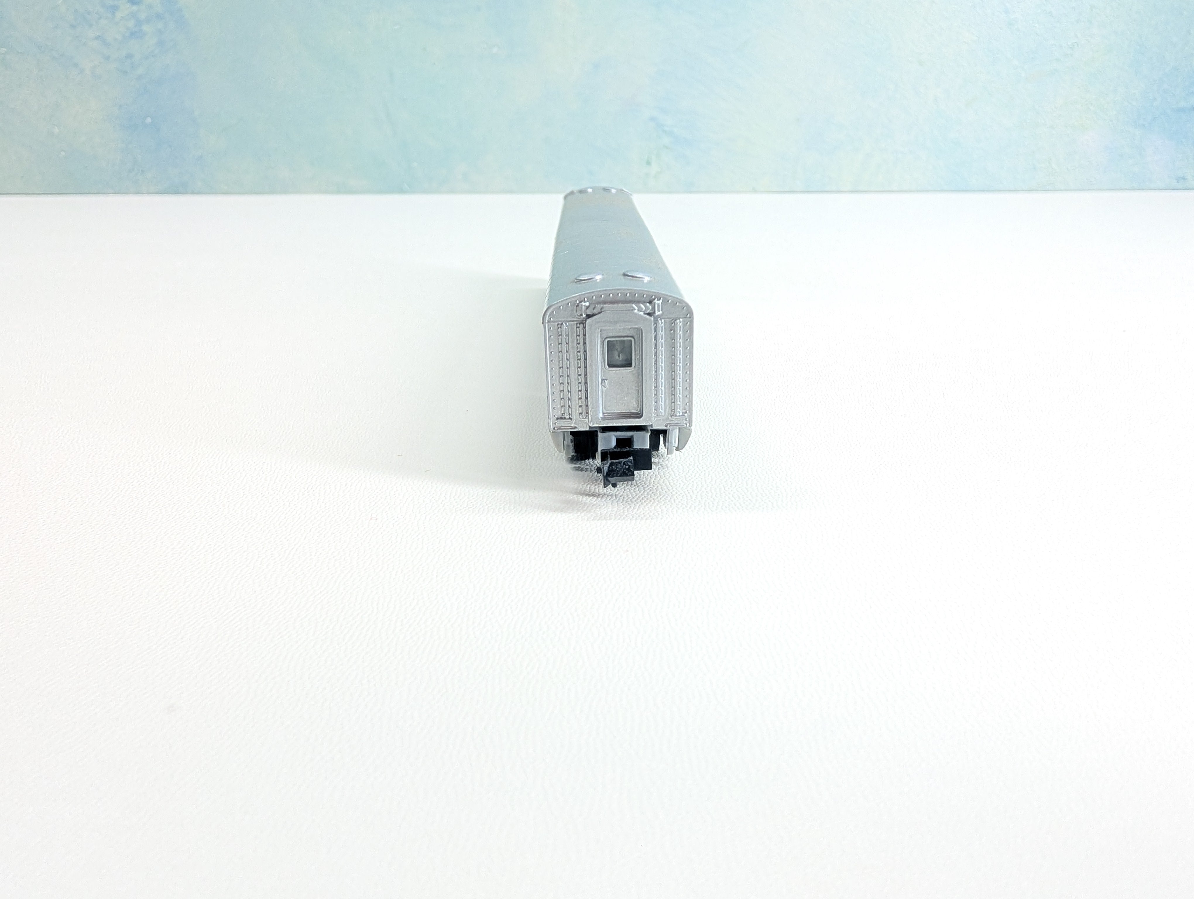 USED Trix N Scale Passenger Car Penn Central #4891