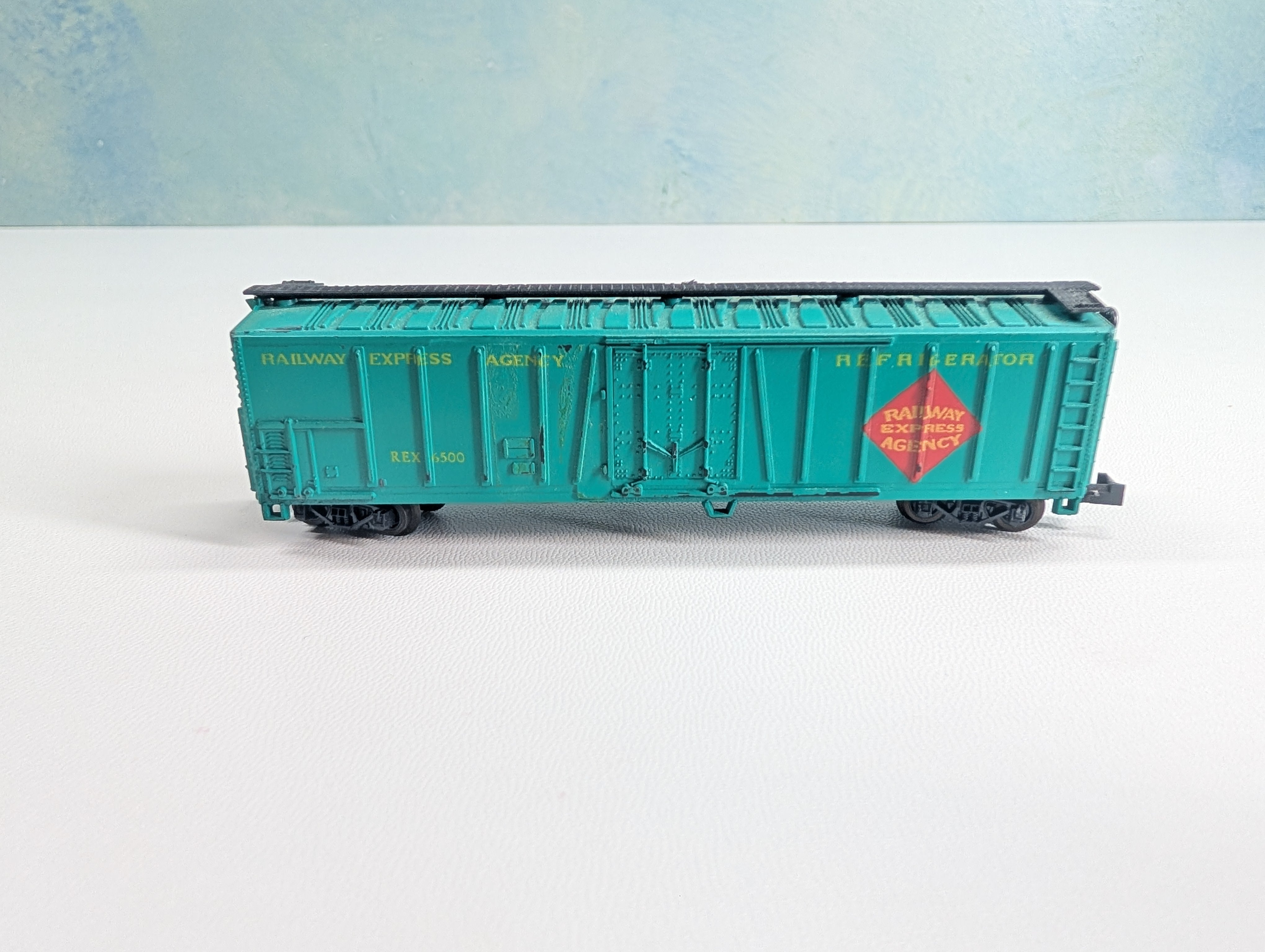 USED N Scale Box Car Railway Express Agency REX #6500
