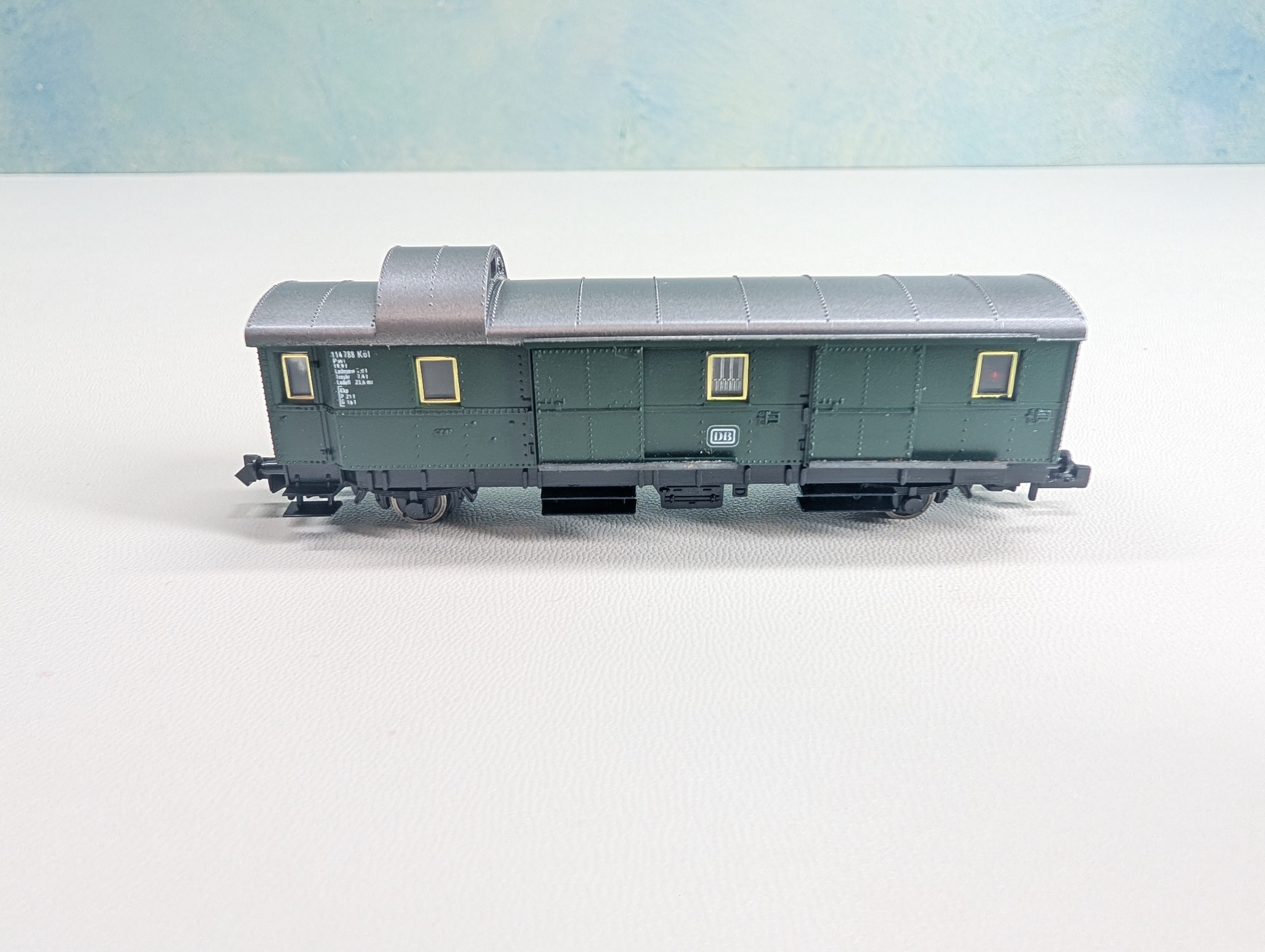 USED Fleischmann 8060 N Scale Luggage Baggage Car DB