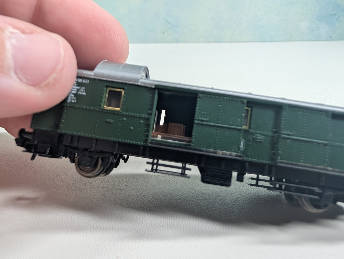 USED Fleischmann 8060 N Scale Luggage Baggage Car DB