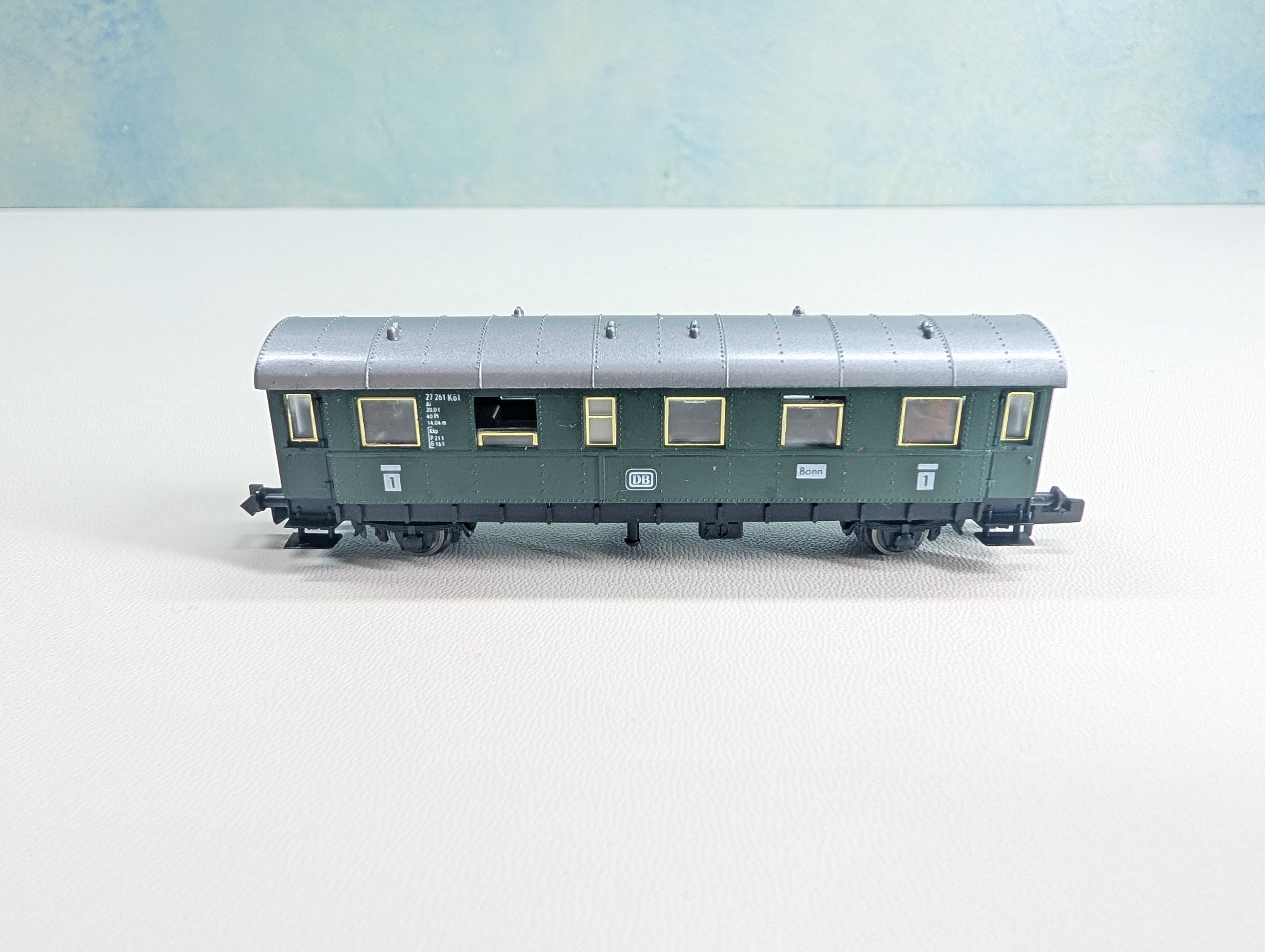 USED Fleischmann 8061 N Scale 1st Class Coach Car DB