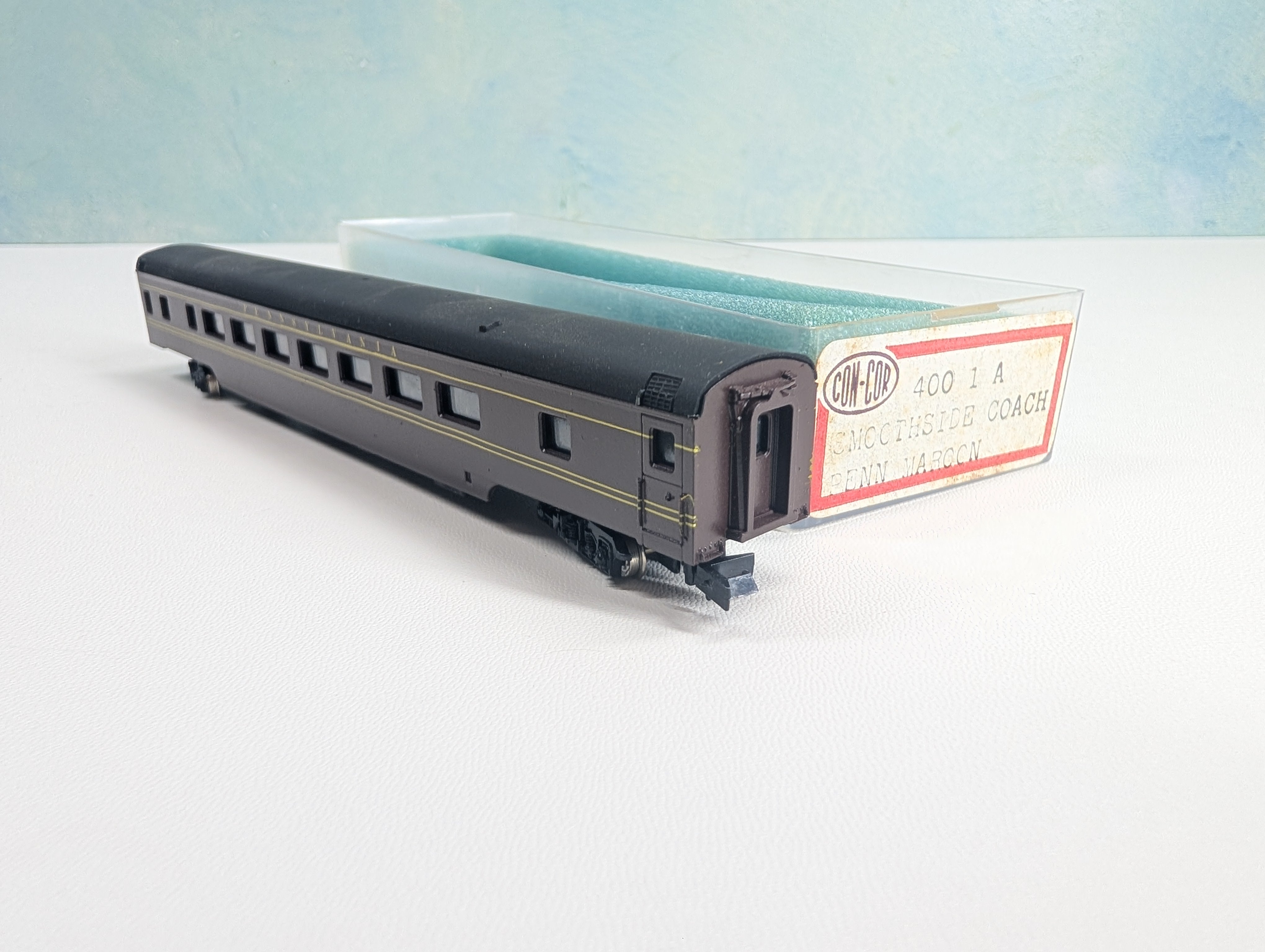 USED Con-Cor 4001 A N Scale Smoothside Coach Passenger Car Pennsylvania