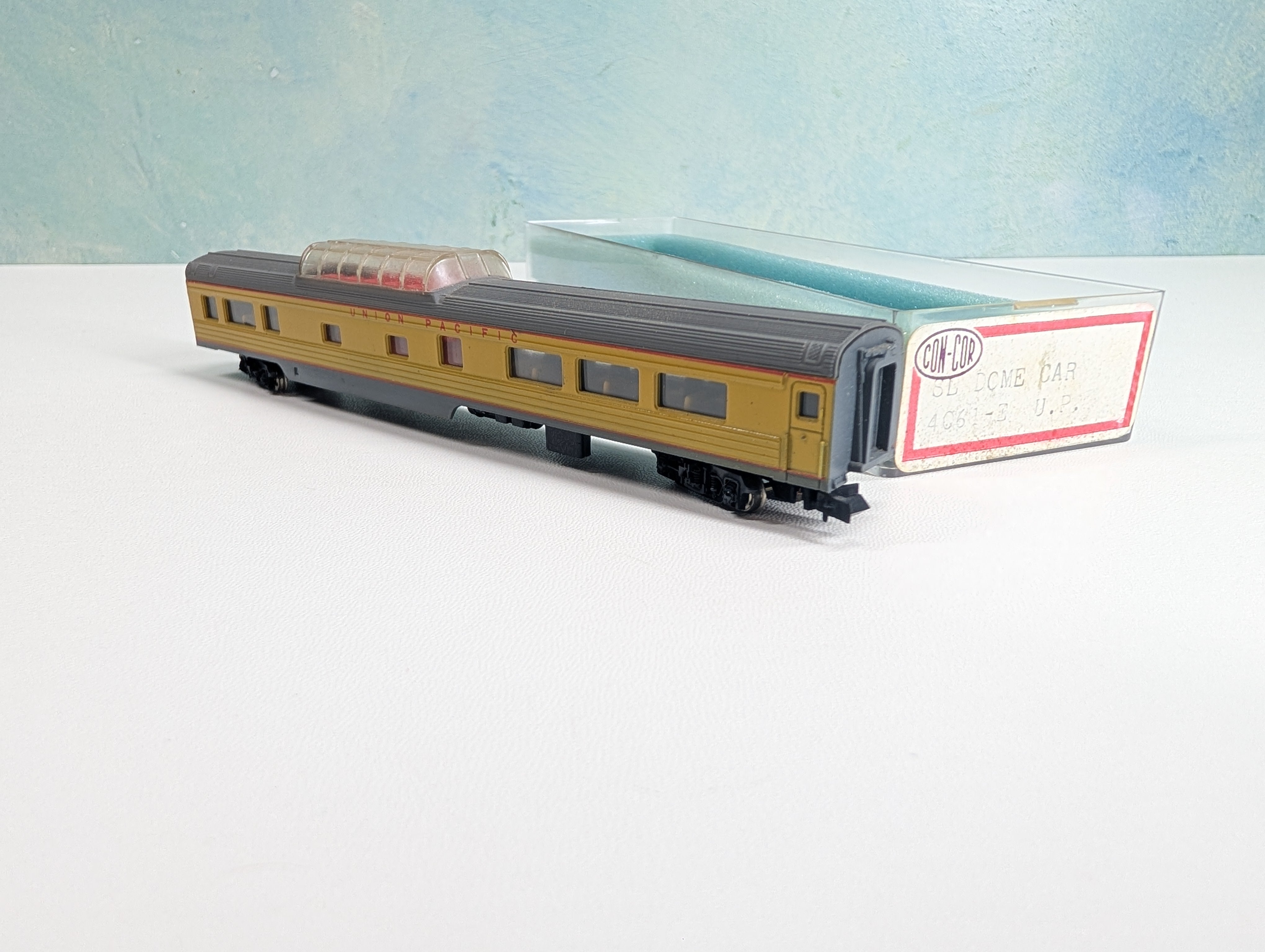 USED Con-Cor N Scale Dome Passenger Car Union Pacific