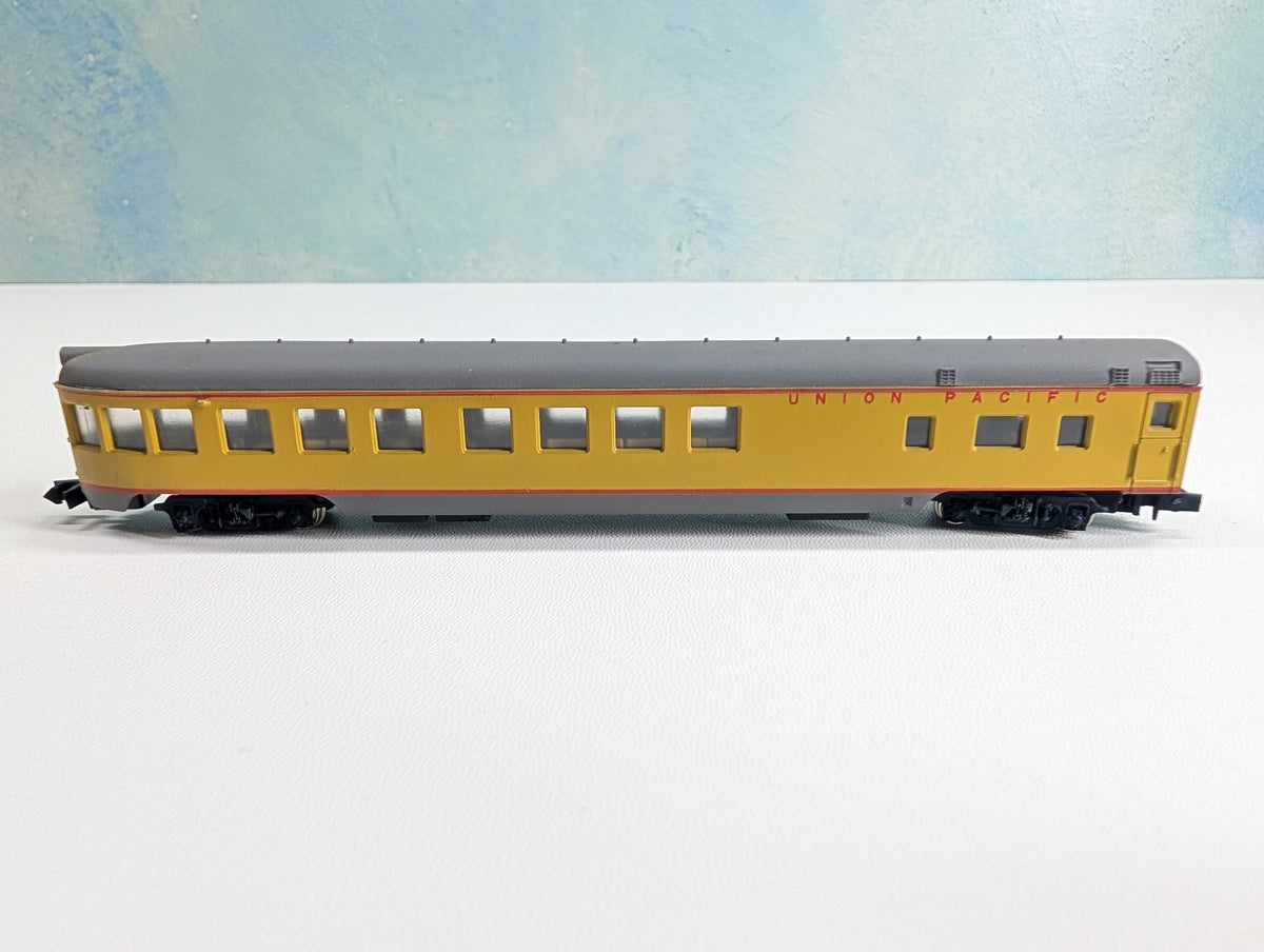 USED Con-Cor N Scale Smoothside OBS Passenger Car Union Pacific
