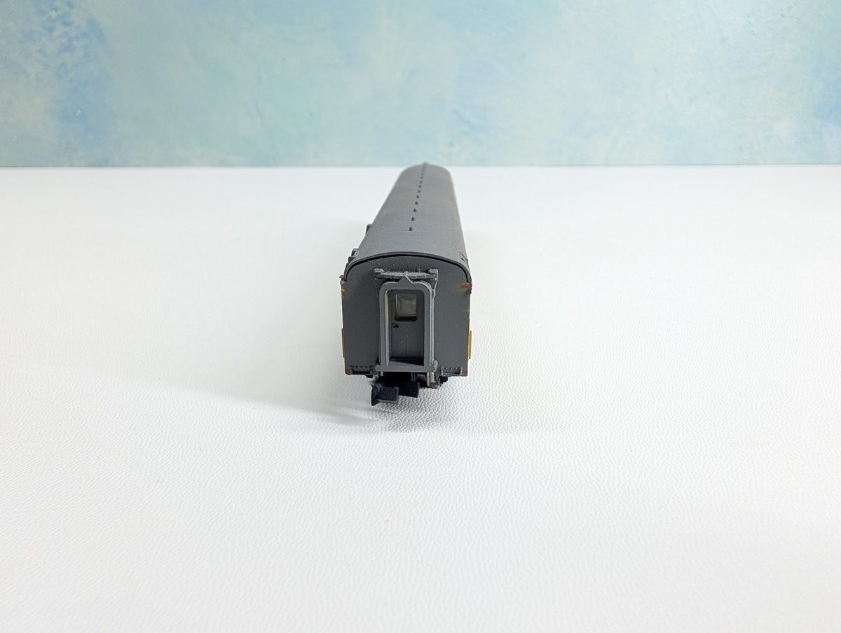 USED Con-Cor N Scale Smoothside OBS Passenger Car Union Pacific