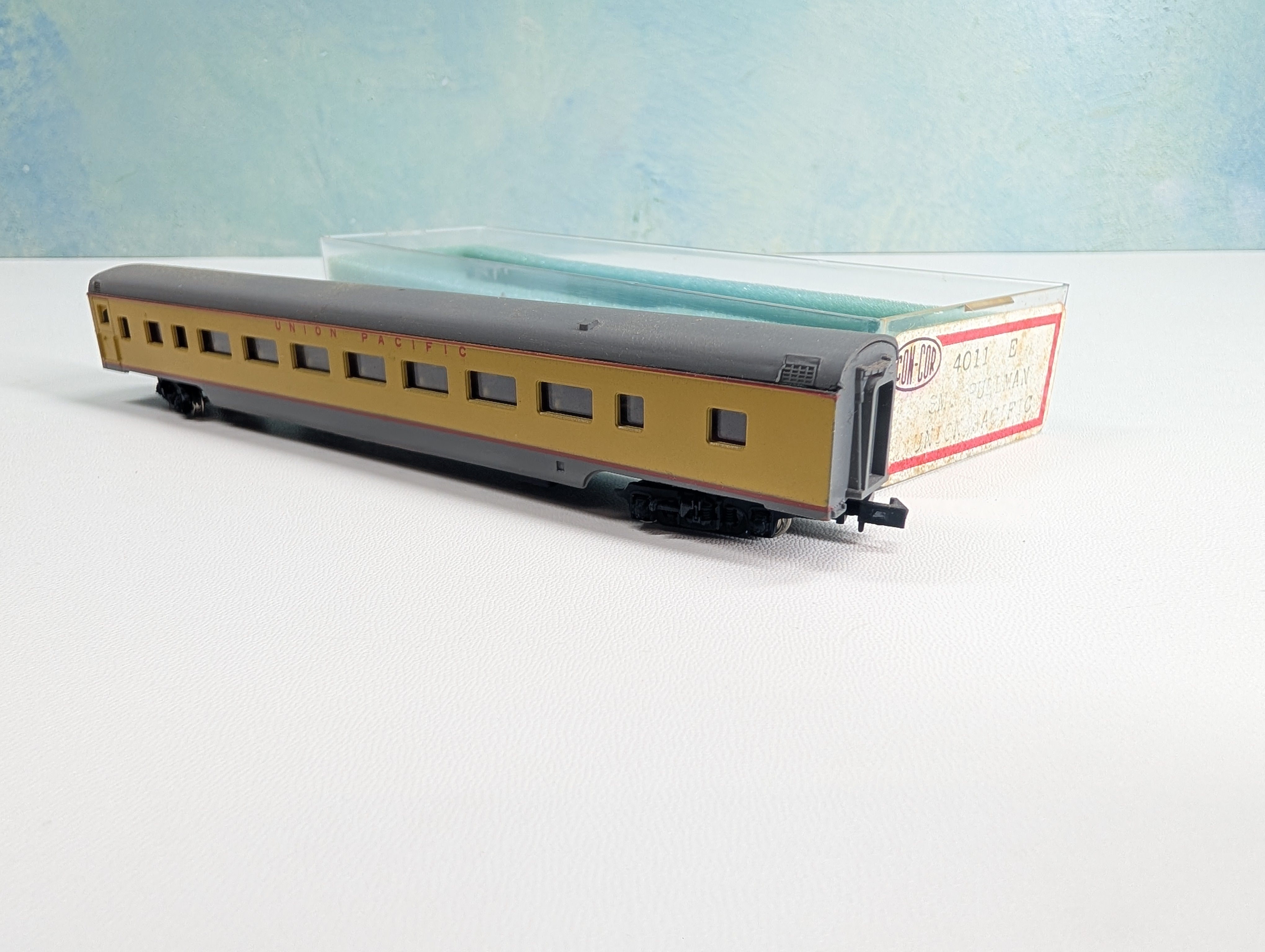 USED Con-Cor N Scale Pullman Passenger Car Union Pacific