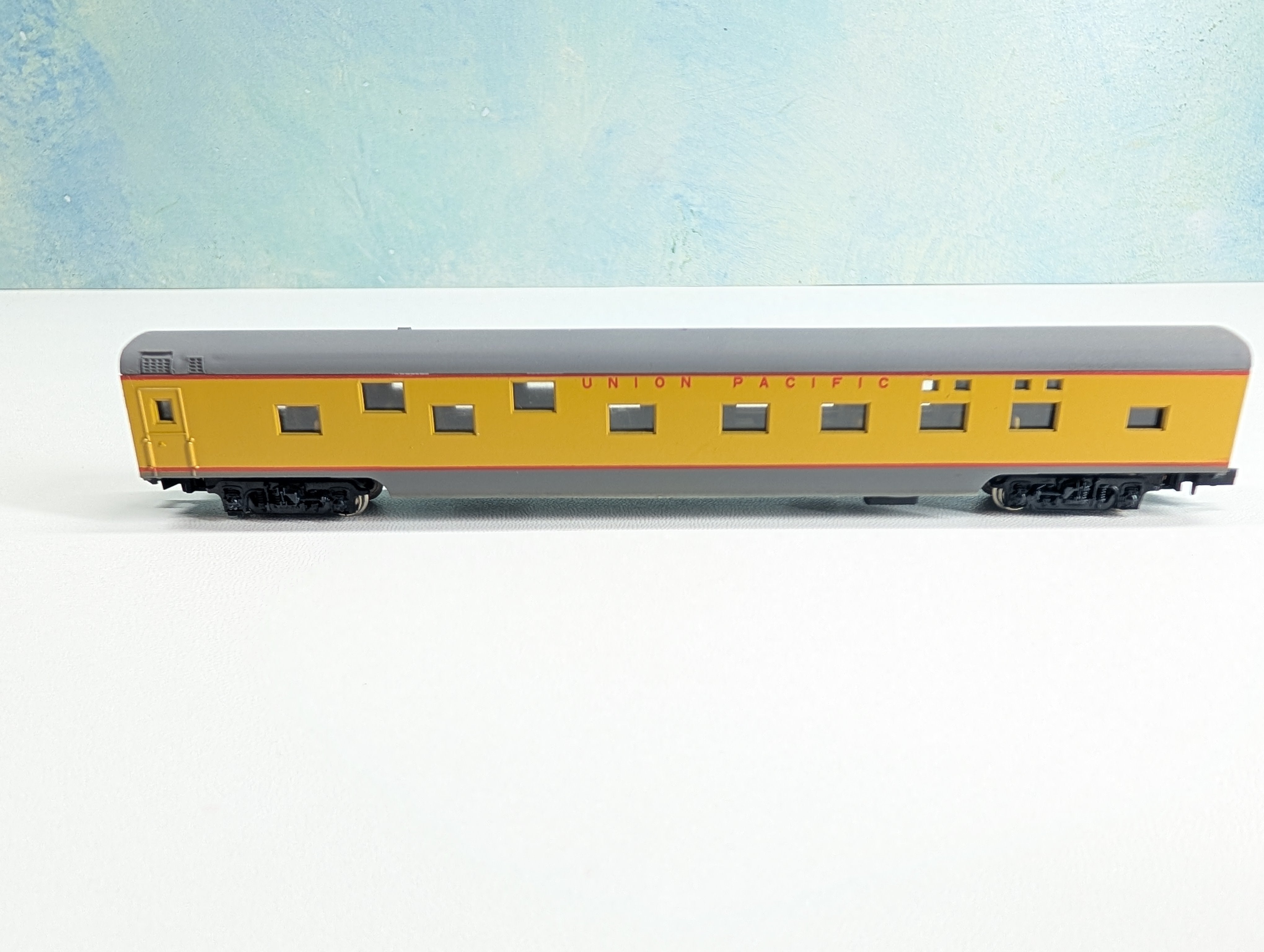 USED Con-Cor N Scale Smoothside Coach Passenger Car Union Pacific