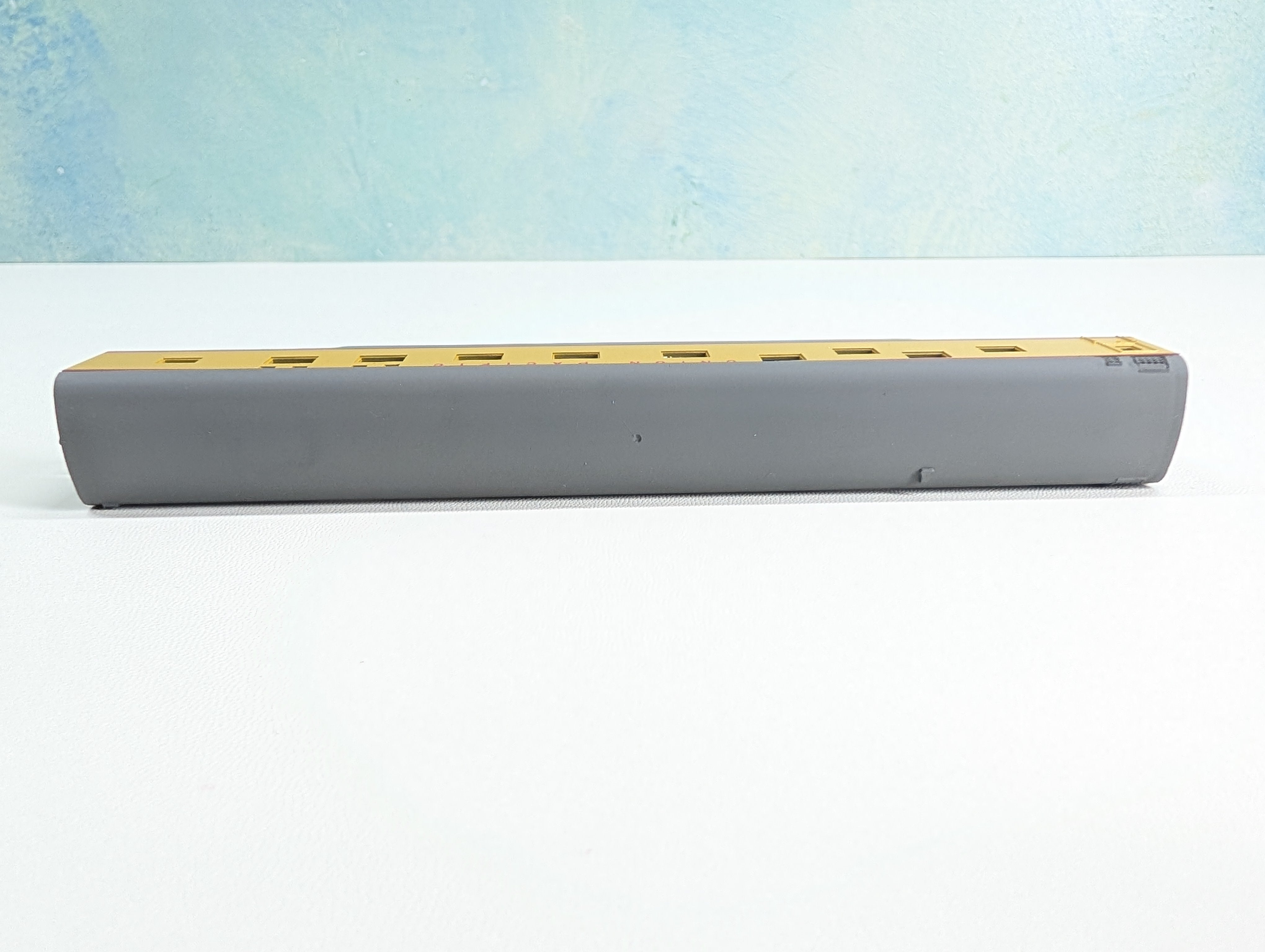 USED Con-Cor N Scale Smoothside Coach Passenger Car Union Pacific