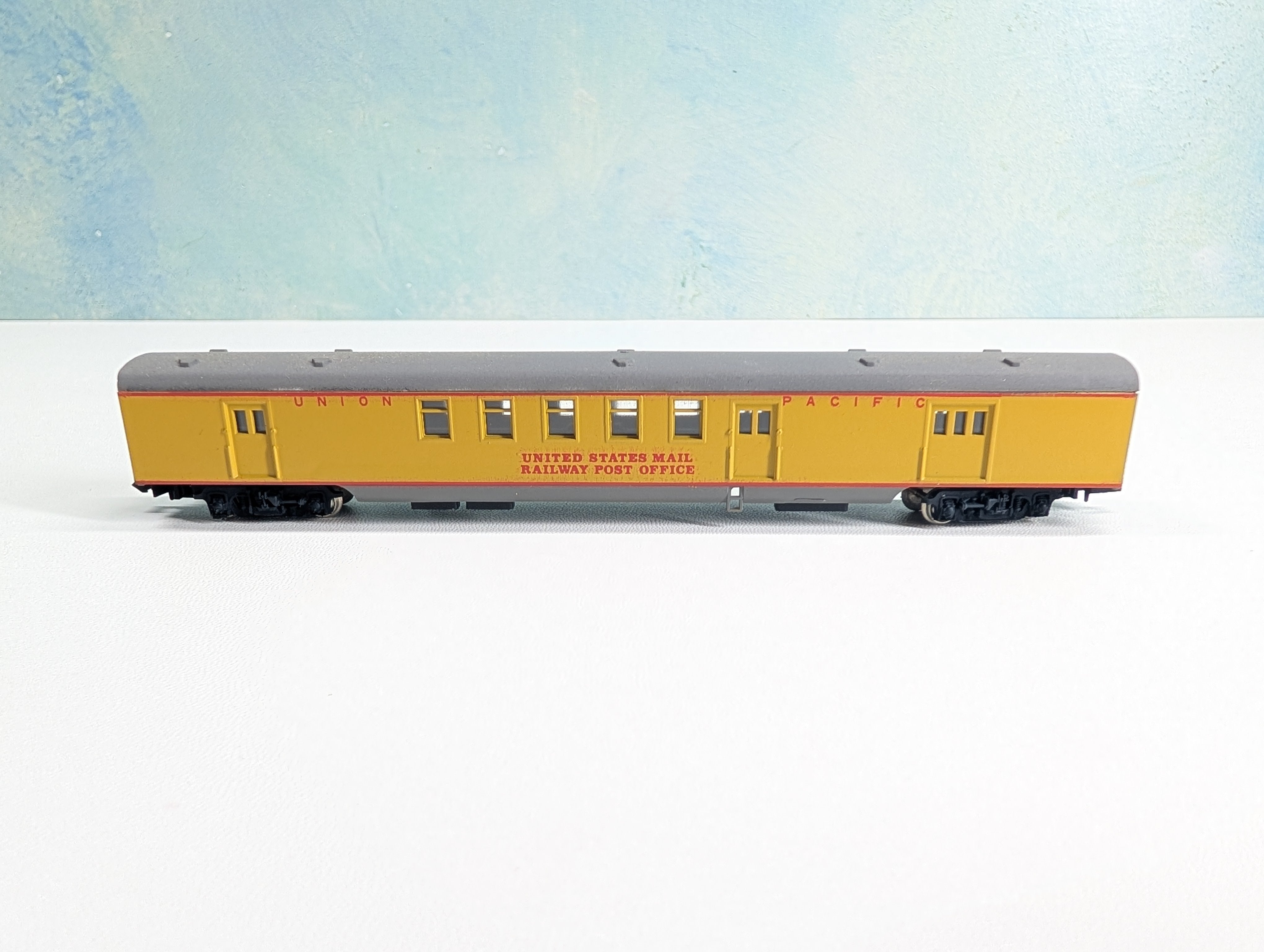 USED Con-Cor N Scale RPO Passenger Car Union Pacific