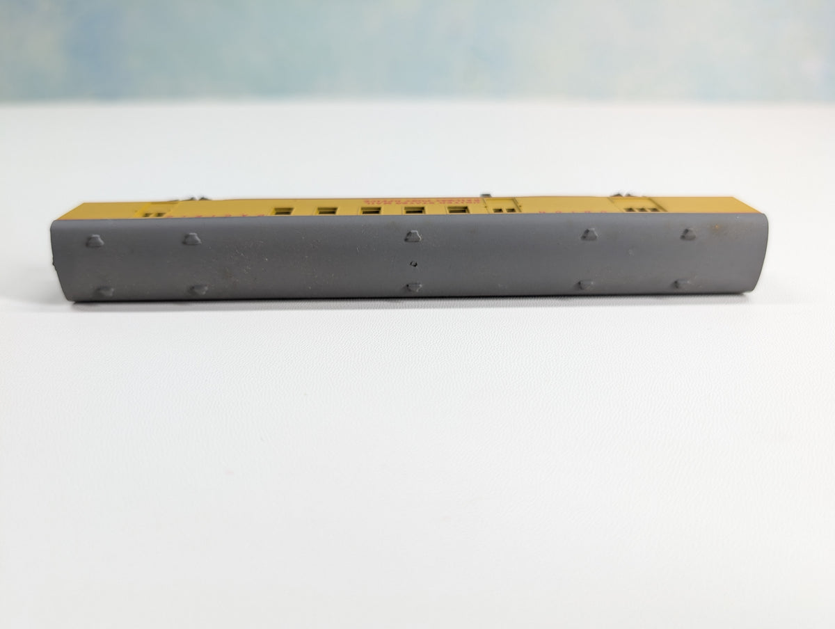USED Con-Cor N Scale RPO Passenger Car Union Pacific