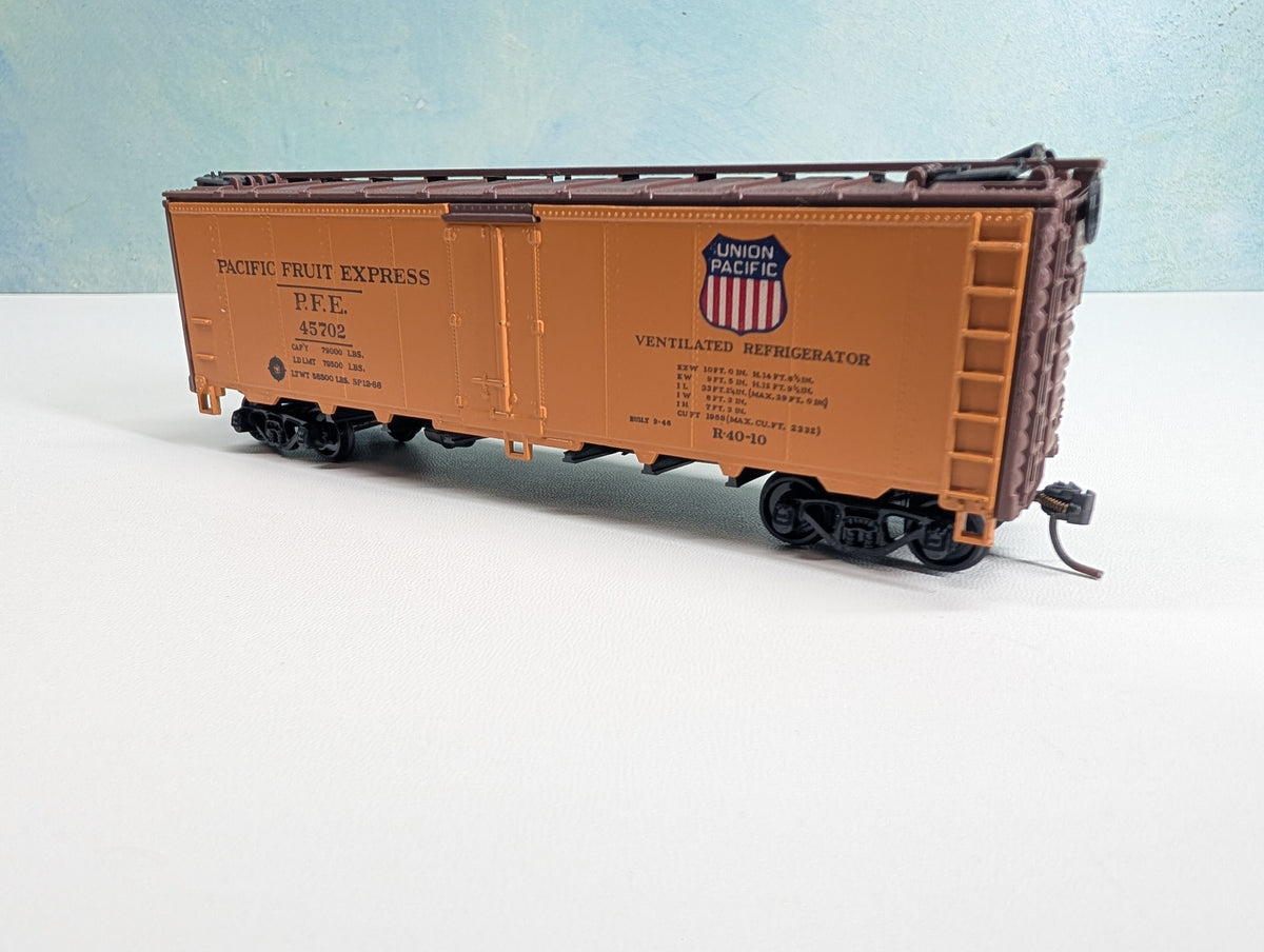 USED Athearn HO Scale 40' Reefer Box Car Pacific Fruit Express PFE #45702