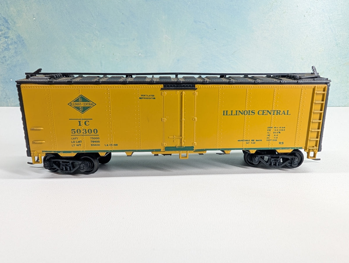USED Athearn HO Scale 40' Reefer Box Car Illinois Central IC #50300
