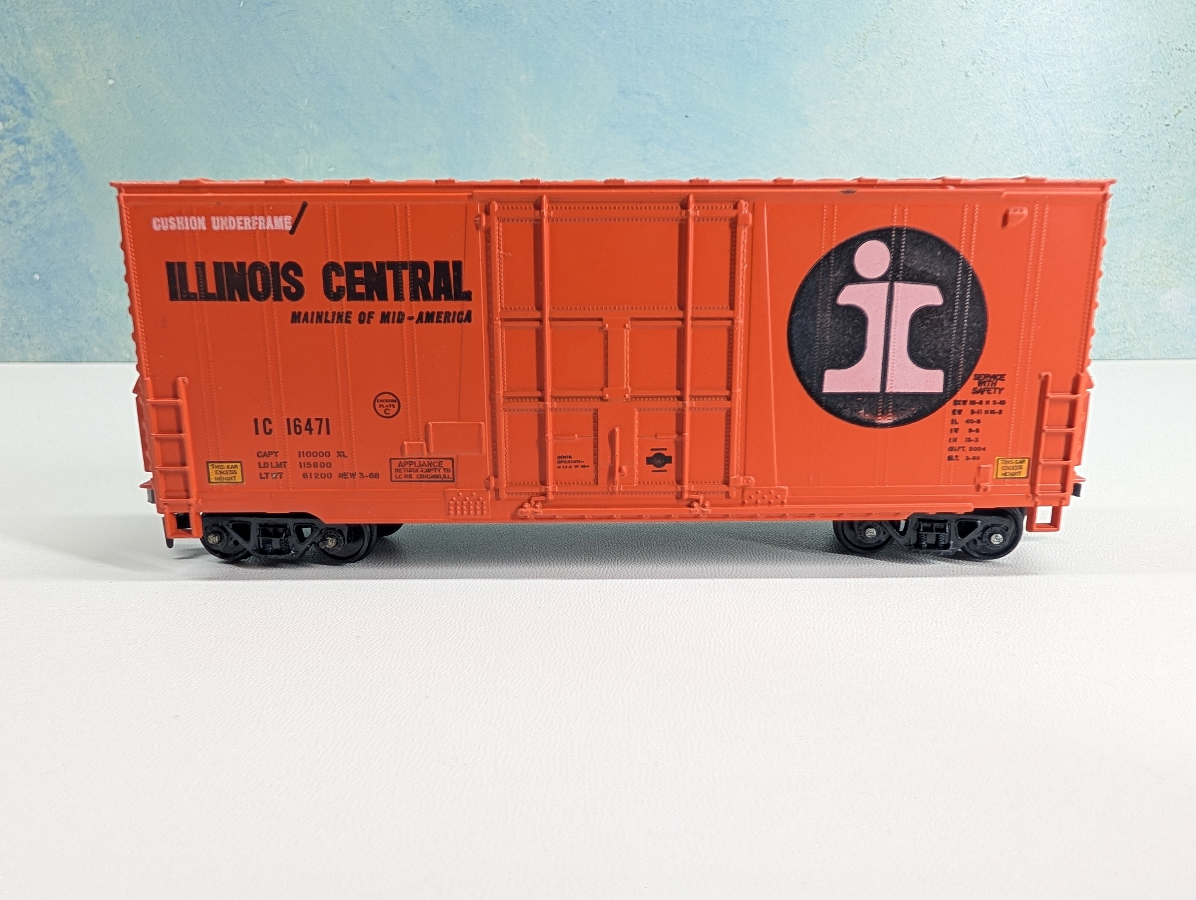 USED Athearn HO Scale 40' Hi-Cube Box Car Illinois Central IC #16471