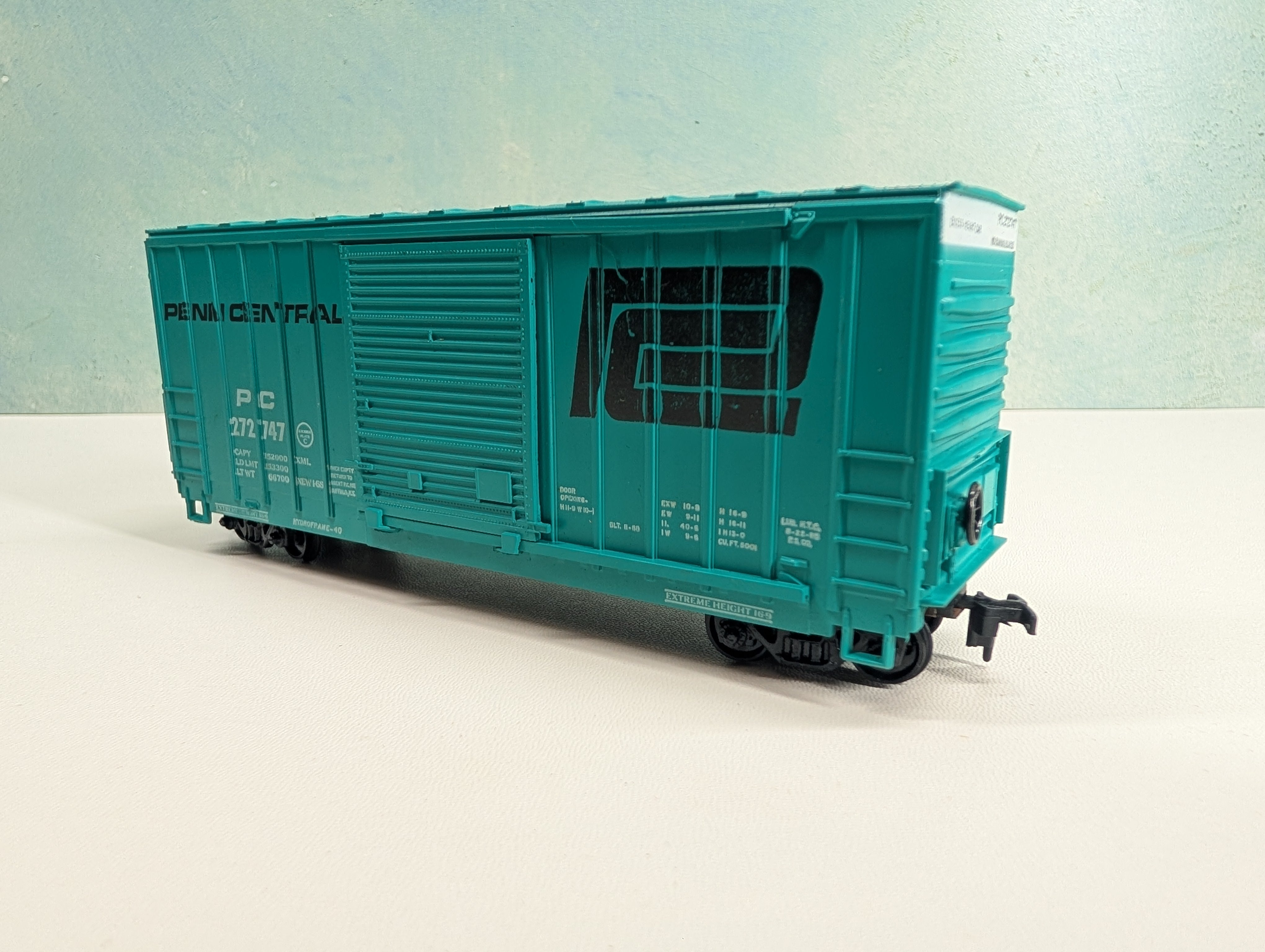USED Athearn HO Scale 40' Hi-Cube Box Car Penn Central PC #272747