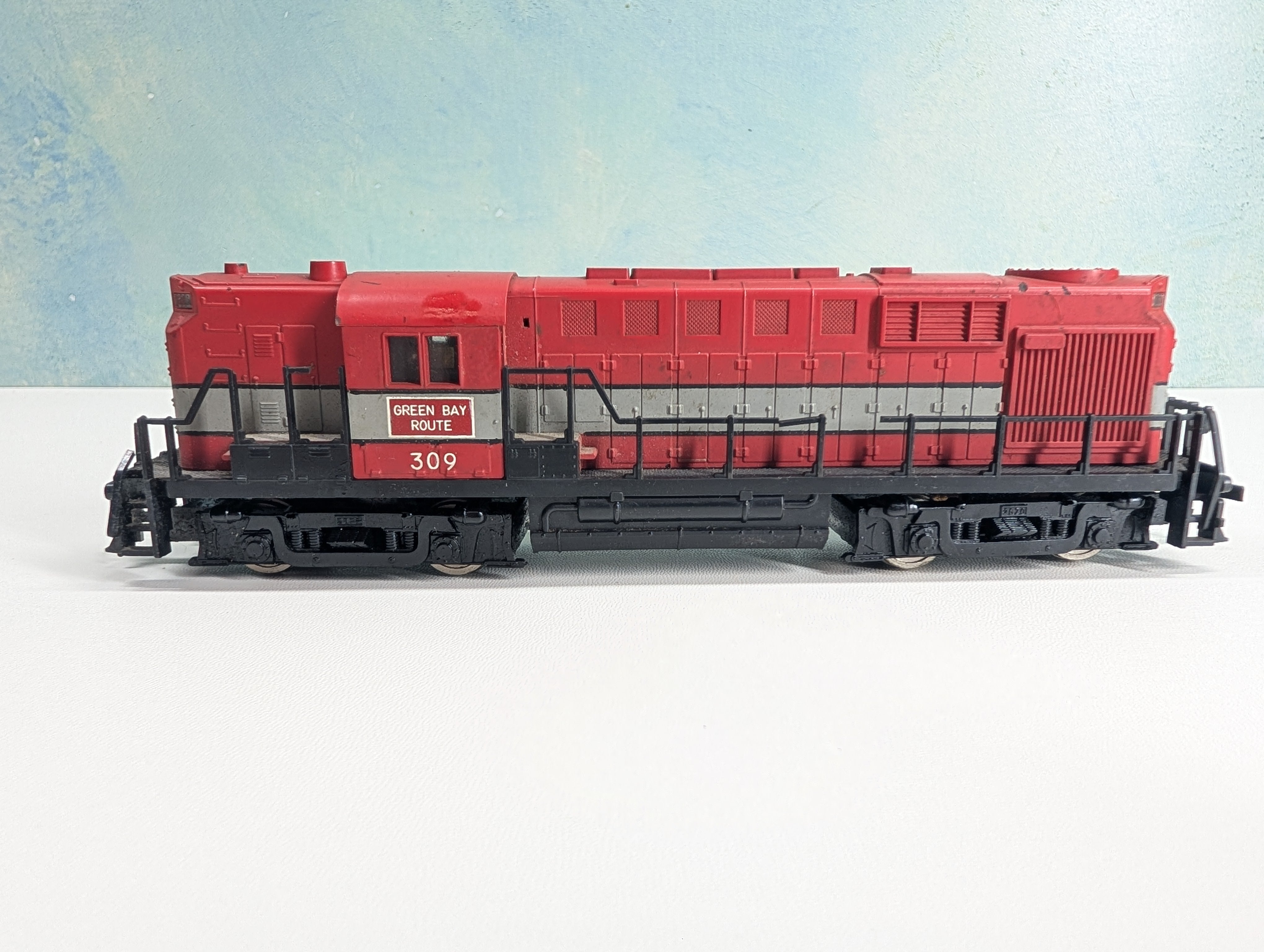 USED AHM HO Scale RS-11 High Nose Diesel Locomotive Green Bay & Western GBW #309 Tested! DC
