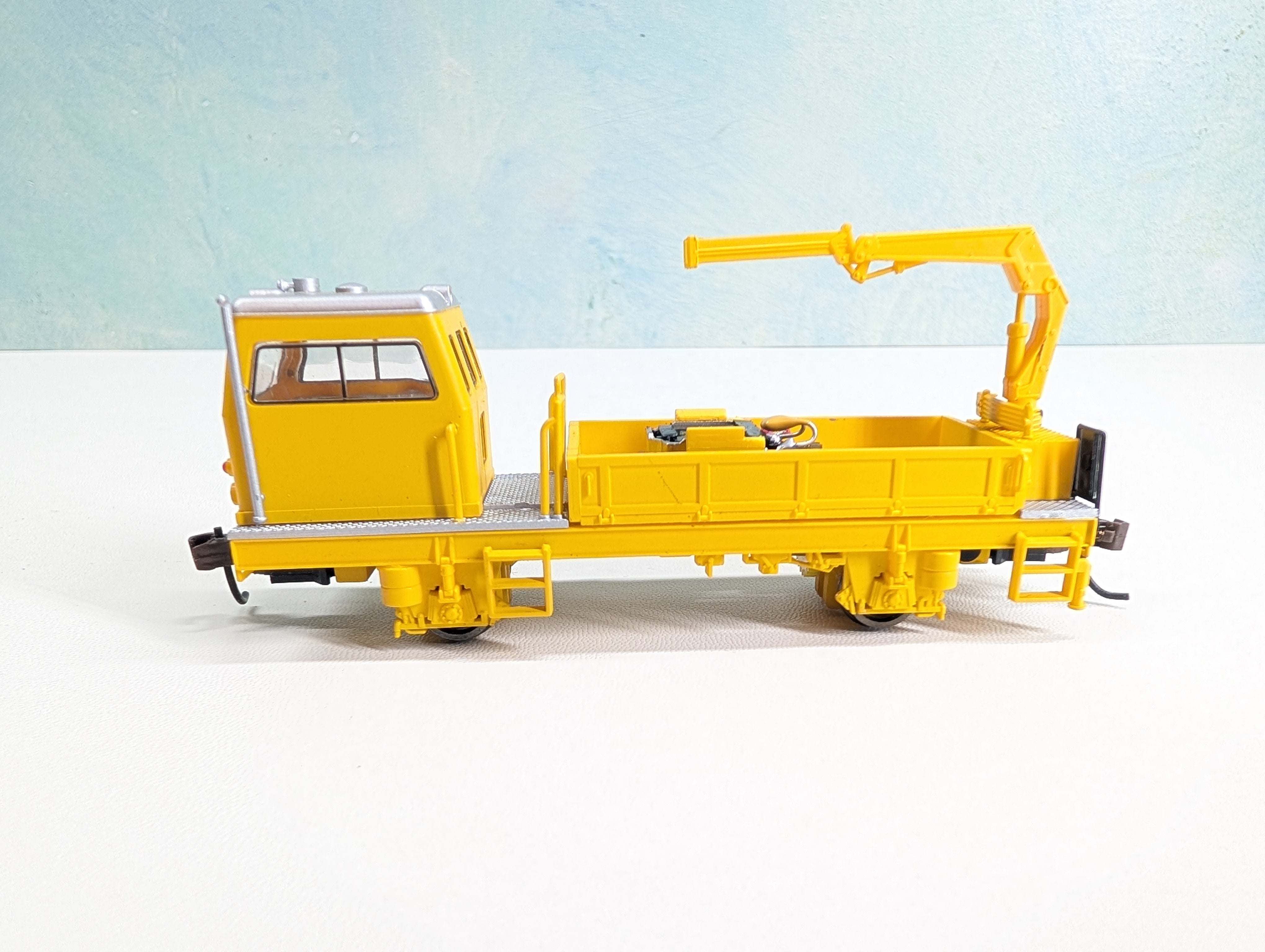 USED Bachmann 16948 HO Scale Self Propelled Ballast Vehicle w/ Crane Maintenance of Way Tested! DC