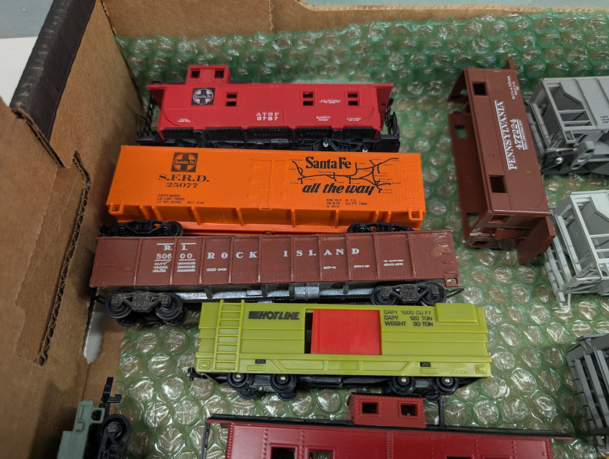 USED HO Scale Parts/Repairs Lot of Box Cars, Hoppers, and more