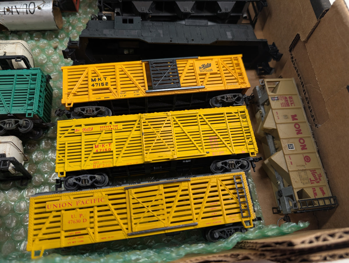 USED HO Scale Parts/Repairs Lot of Box Cars, Hoppers, and more