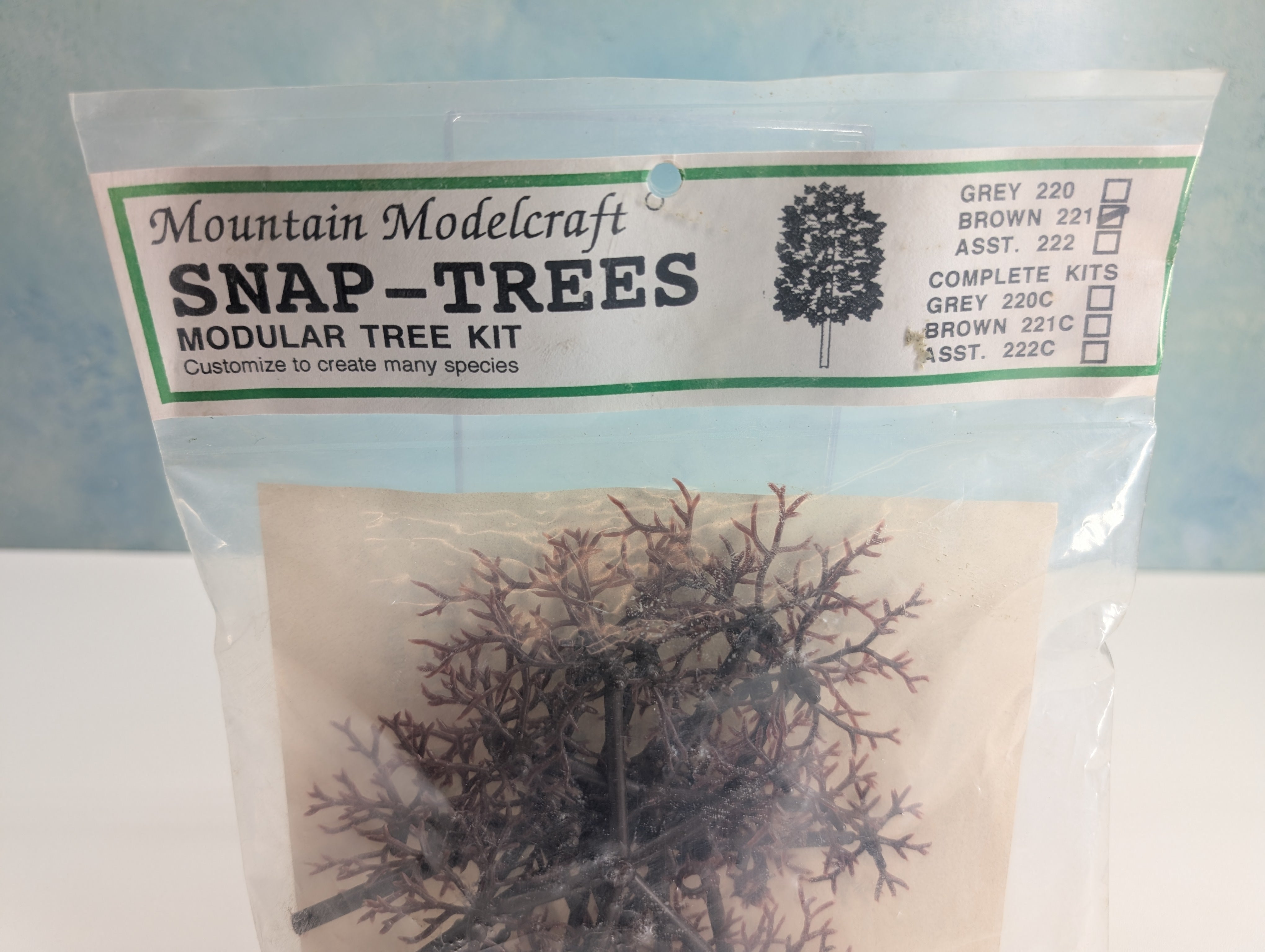 USED Mountain Modelcraft 221 MULTI Scale Snap Trees Modular Tree Kit - Brown