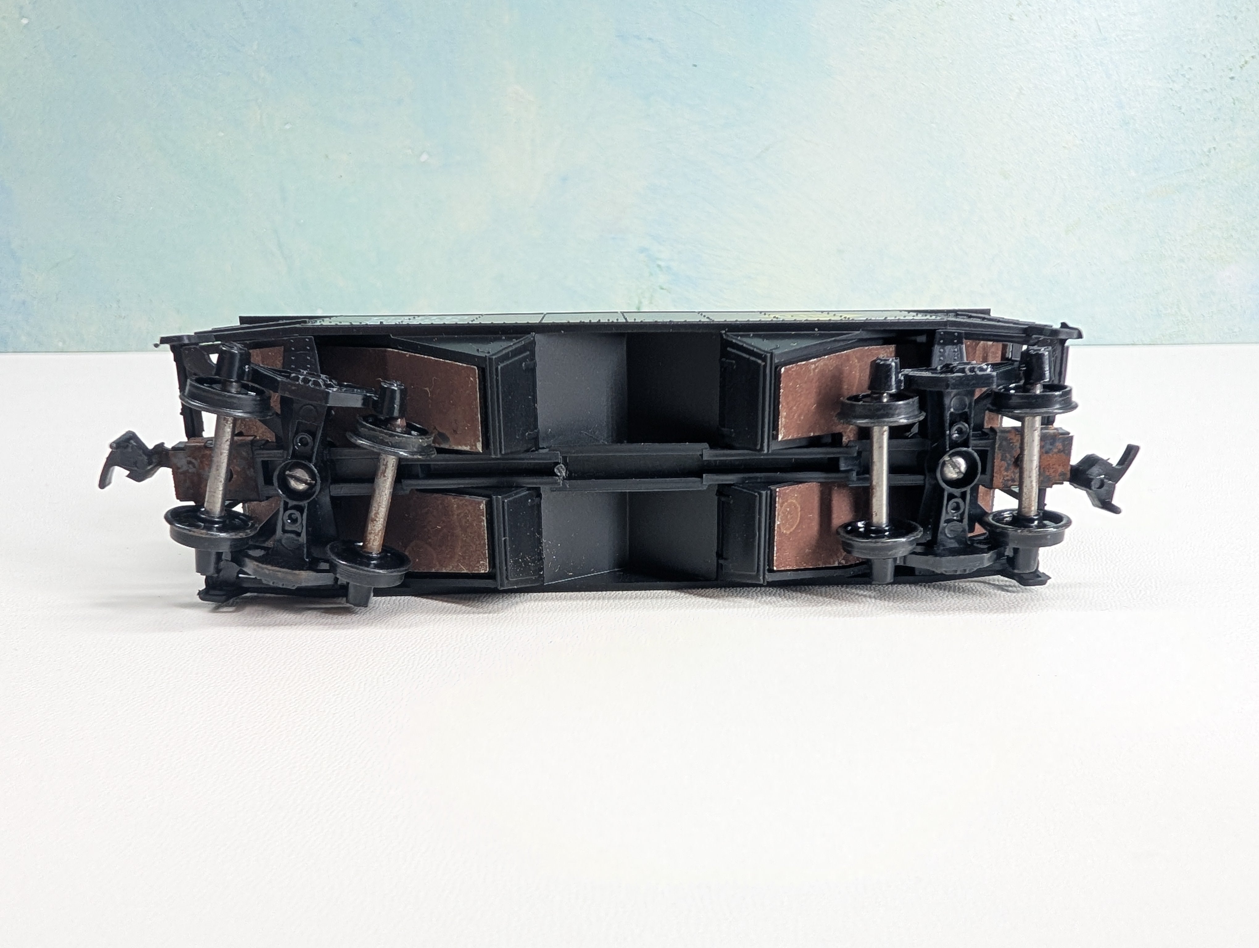 USED Athearn HO Scale 34' Offset-Side Hopper Erie #25265