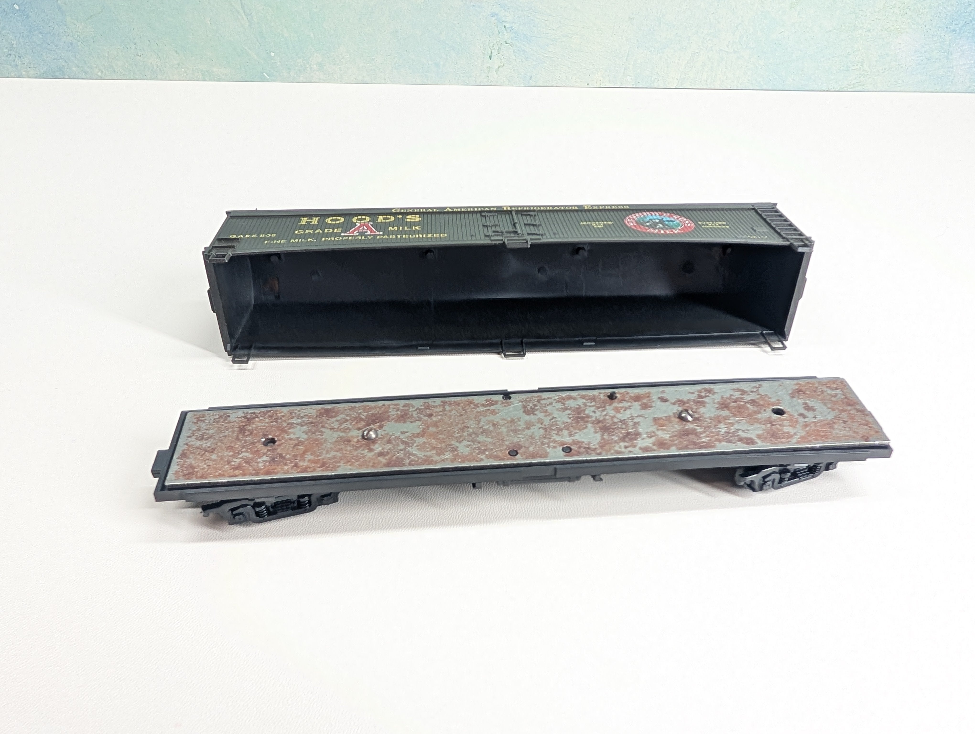 USED Athearn HO Scale 50' Express Reefer Hood's GARE #808