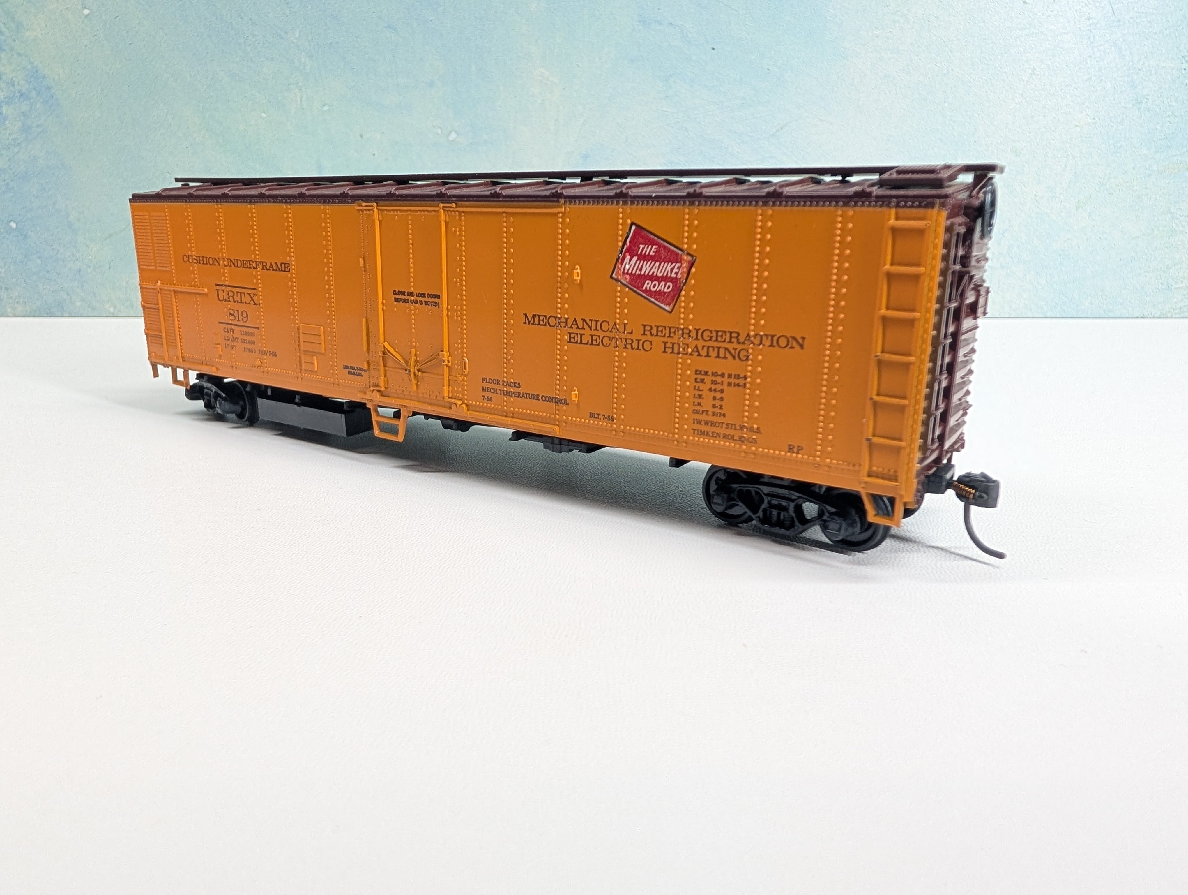 USED Athearn HO Scale 50' Reefer Box Car Milwaukee Road URTX #819