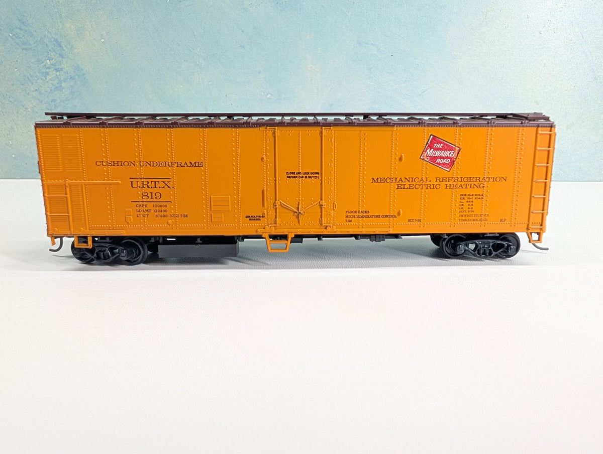 USED Athearn HO Scale 50' Reefer Box Car Milwaukee Road URTX #819