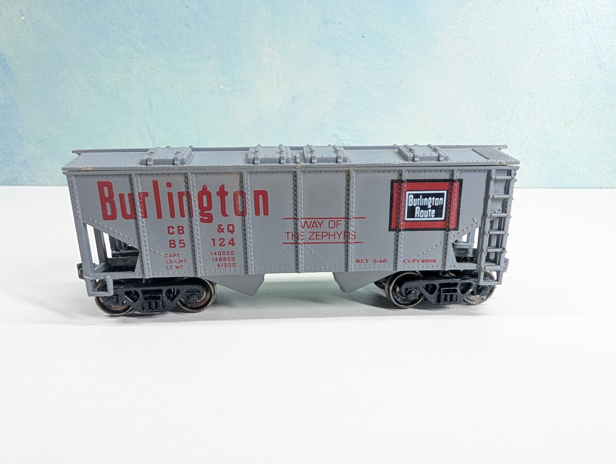 USED HO Scale 2 Bay Covered Hopper Burlington CB&Q #85124