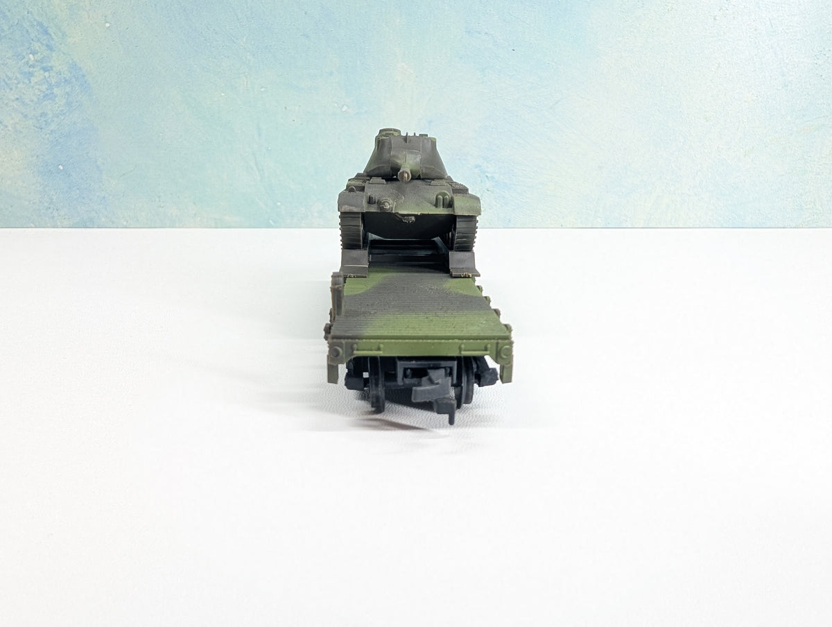 USED AHM 11112 HO Scale M-47 Tank w/ 51' Flat Car w/ Dock & Figures US Army 900112