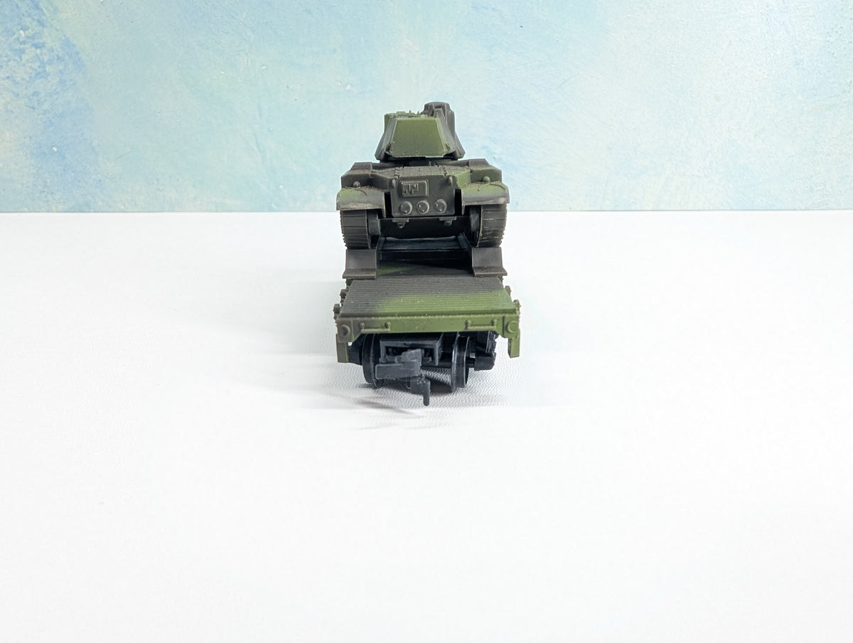 USED AHM 11112 HO Scale M-47 Tank w/ 51' Flat Car w/ Dock & Figures US Army 900112