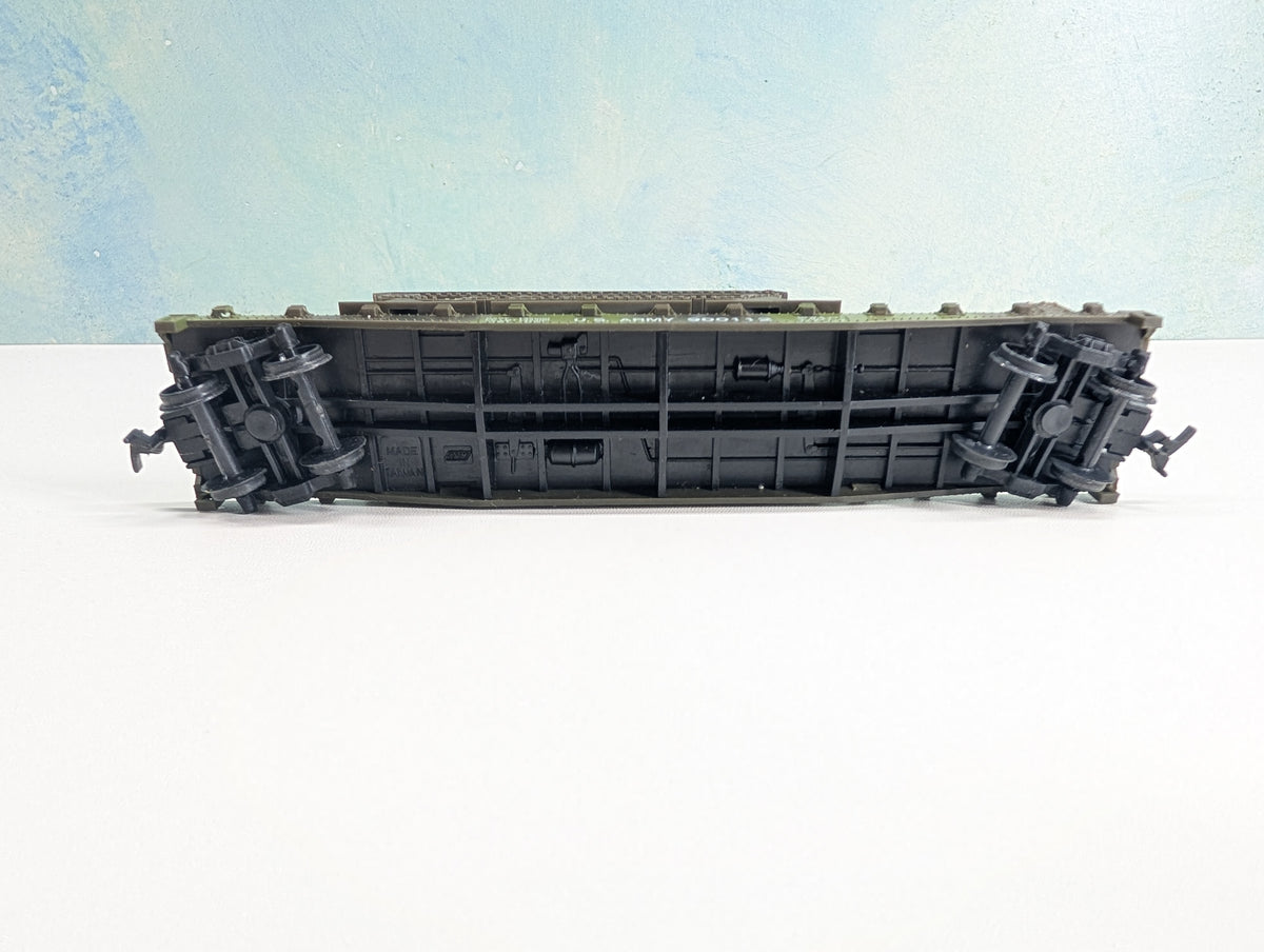 USED AHM 11112 HO Scale M-47 Tank w/ 51' Flat Car w/ Dock & Figures US Army 900112