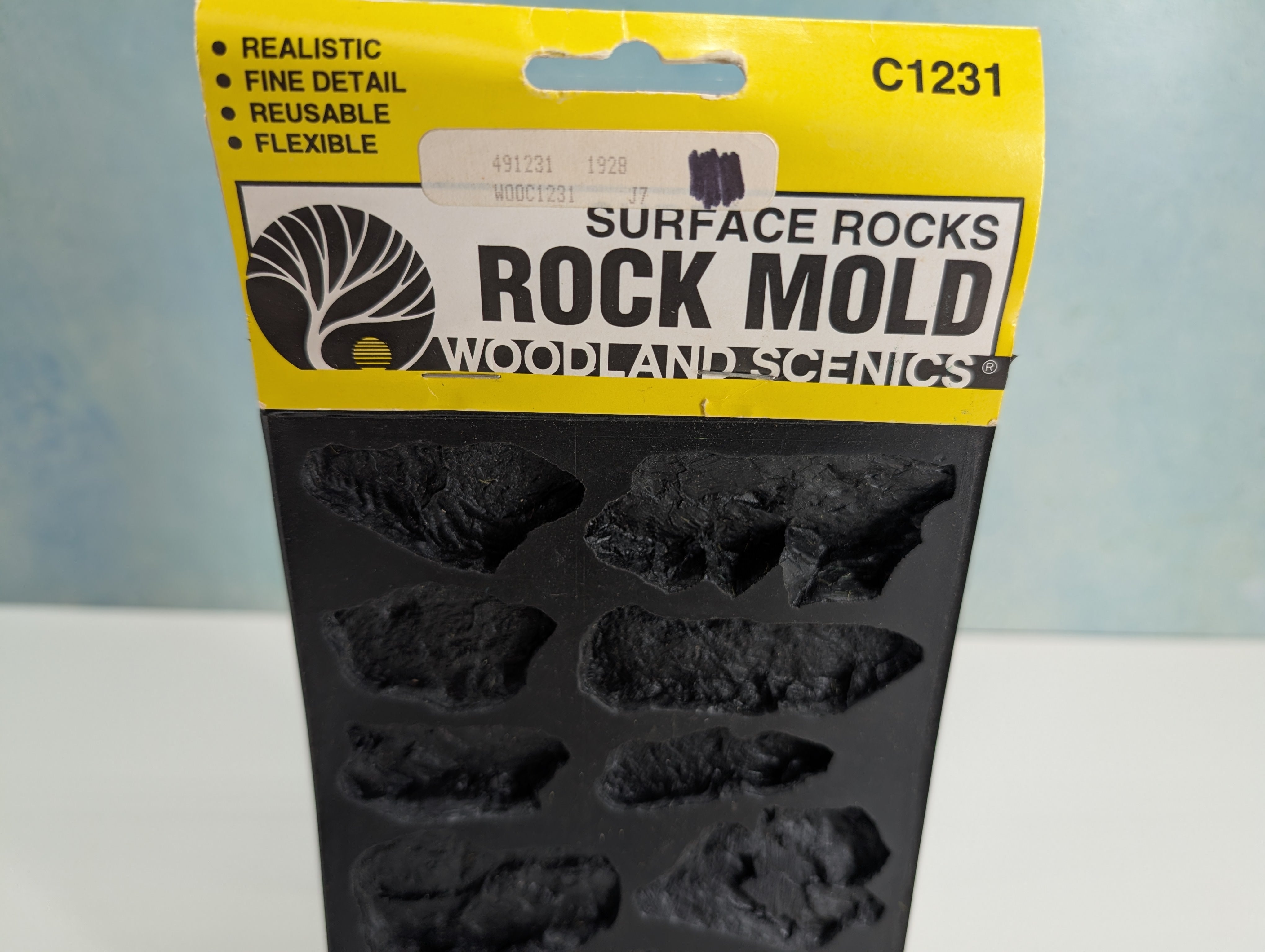 USED Woodland Scenics C1231 Multi Scale Surface Rocks Mold