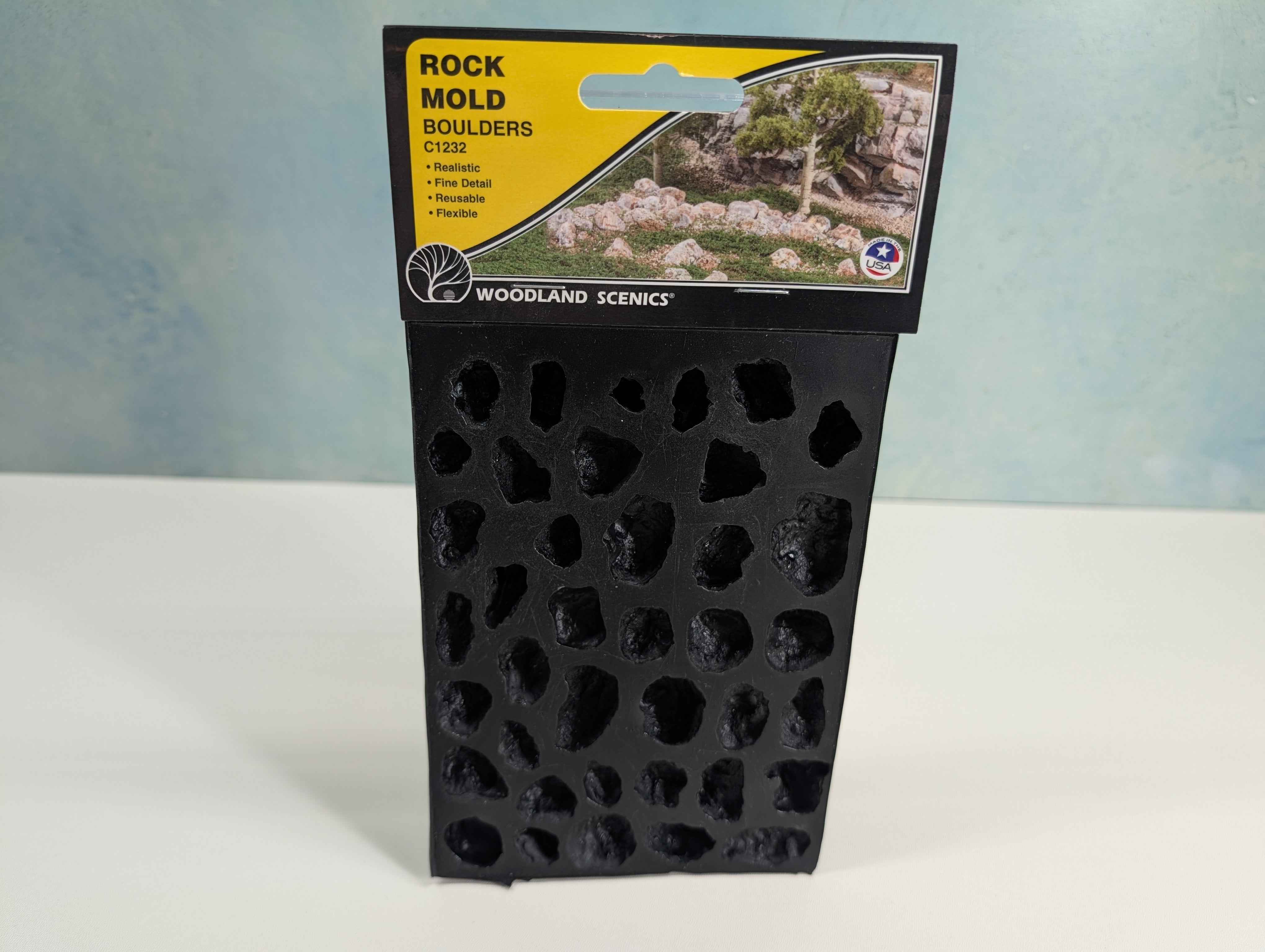 USED Woodland Scenics C1232 Multi Scale Boulders Rock Mold