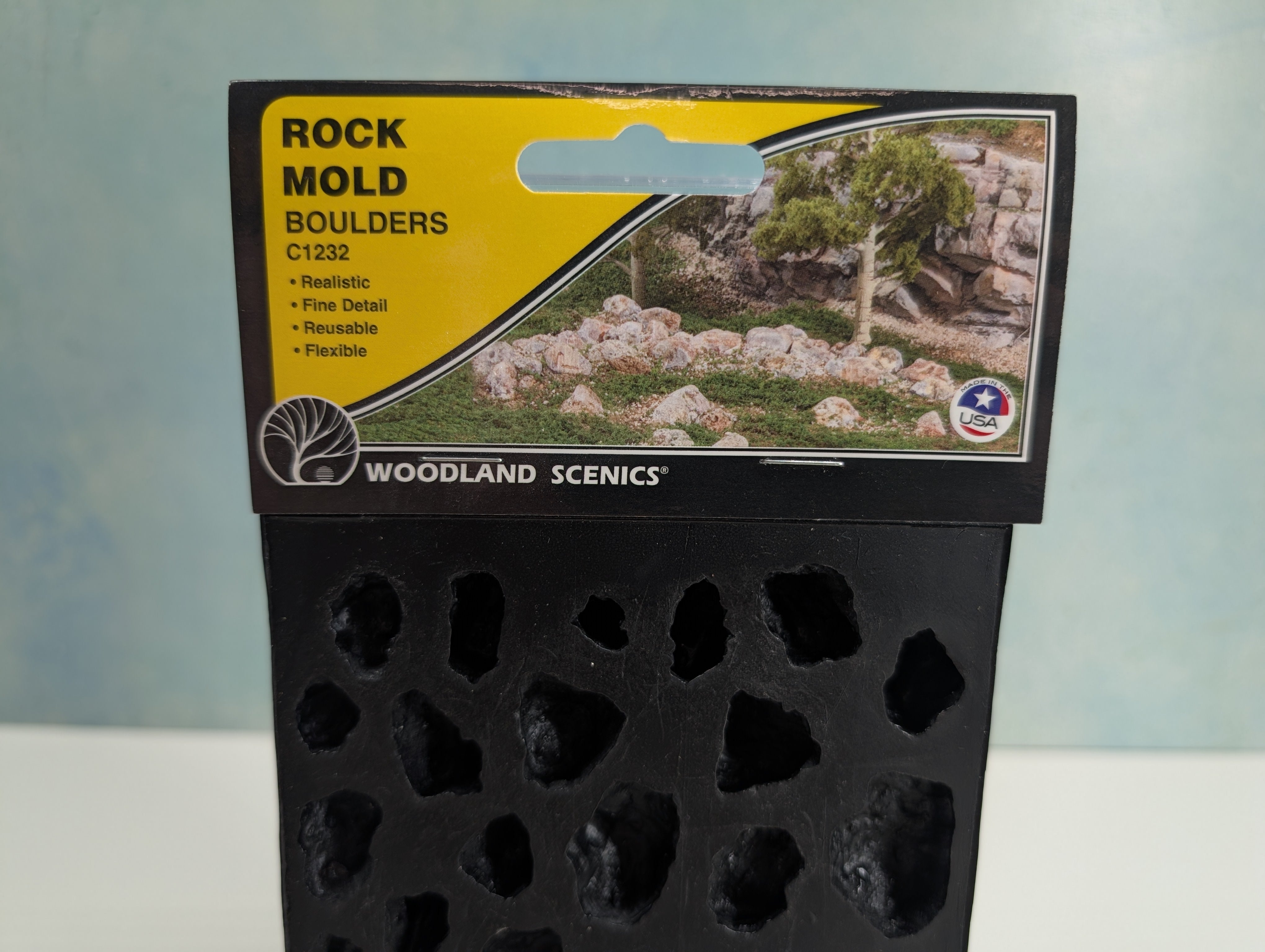 USED Woodland Scenics C1232 Multi Scale Boulders Rock Mold