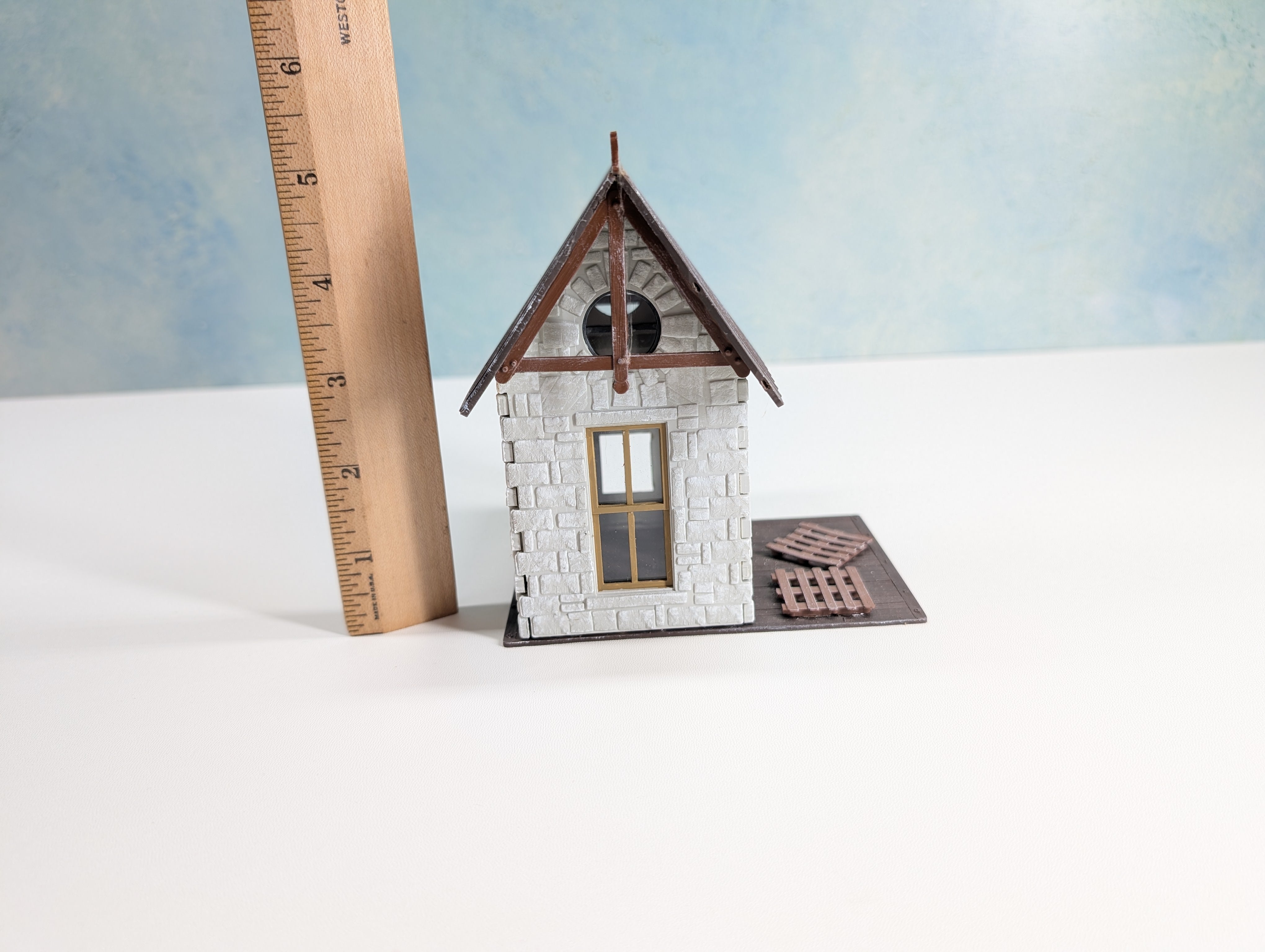 USED Ameri-Towne O Flag Stop Station Building