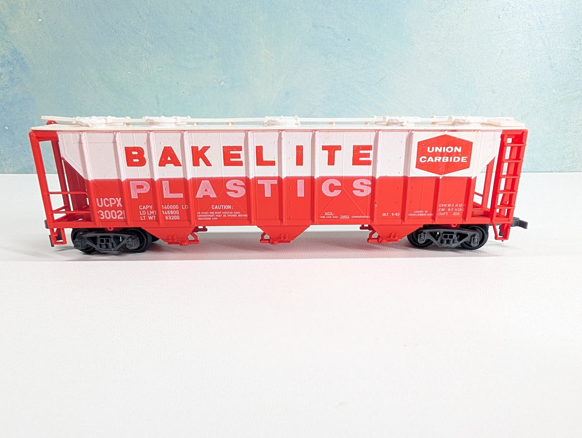 USED HO Scale Covered Hopper Bakelite Plastics UCPX #30021